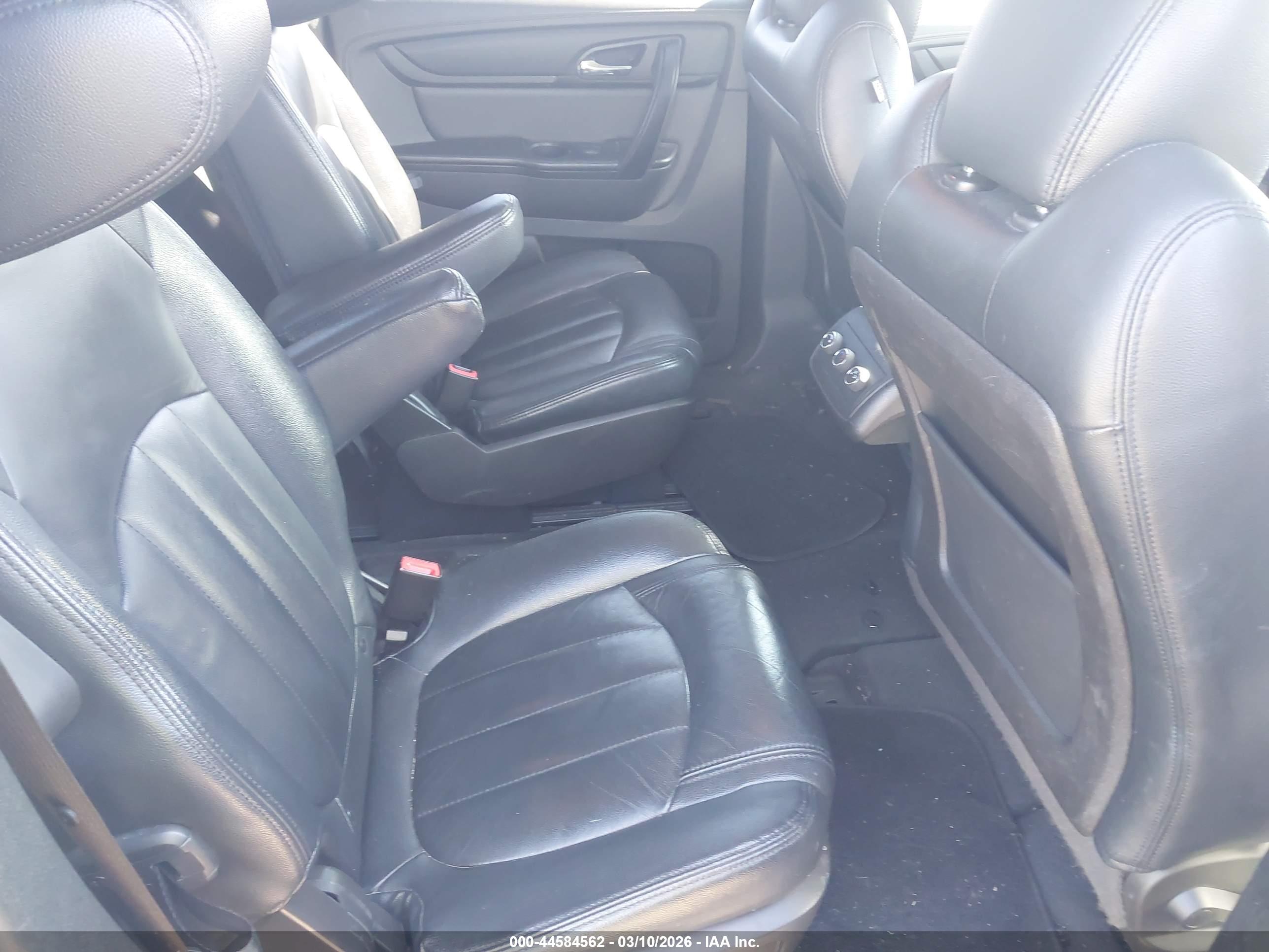 CHEVROLET TRAVERSE image 8