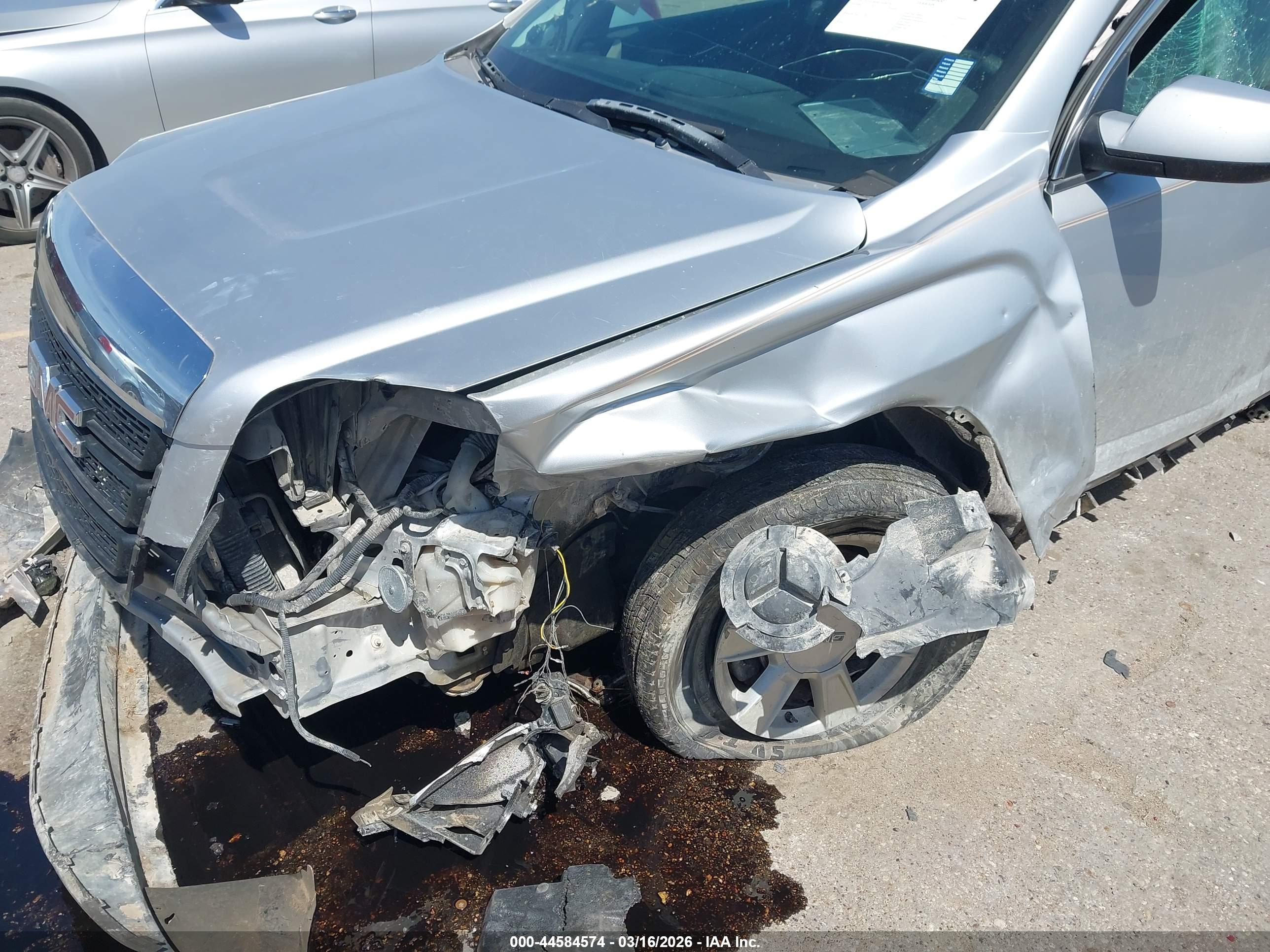 GMC TERRAIN image 6