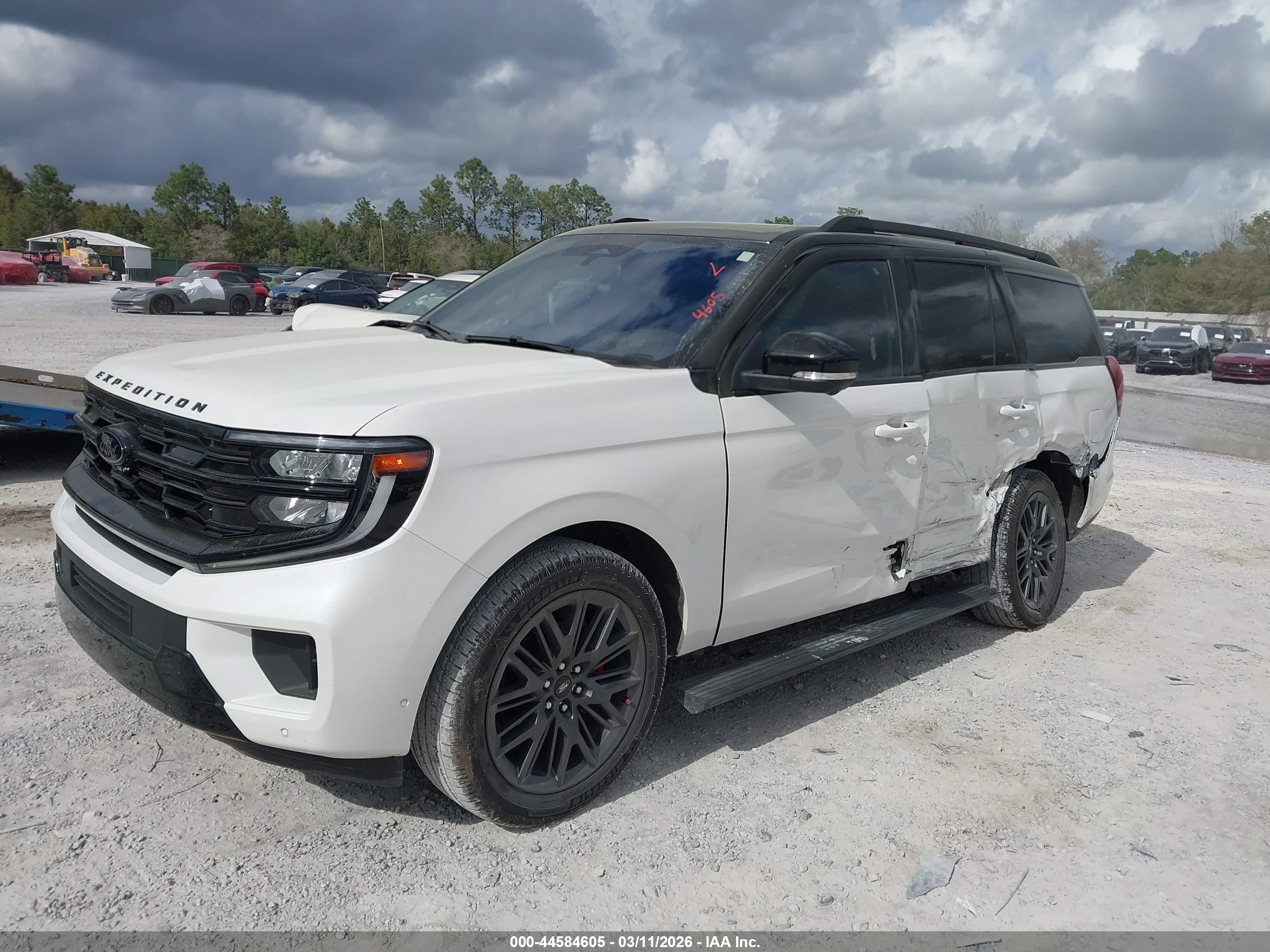 FORD EXPEDITION image 2