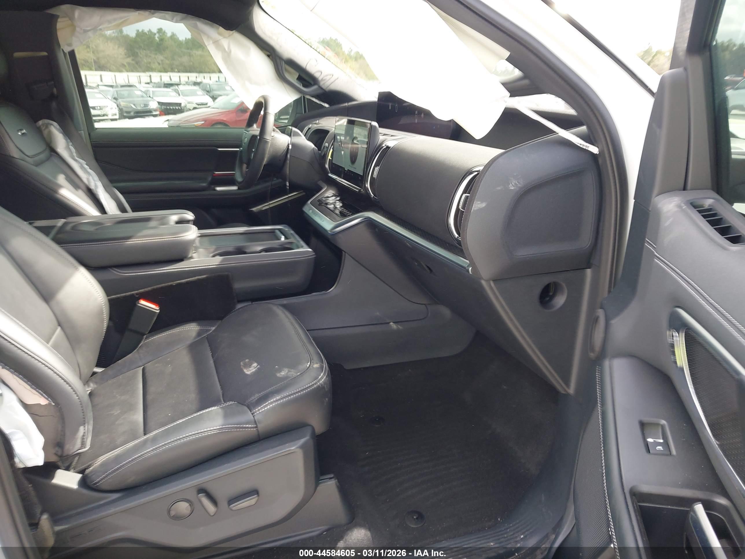 FORD EXPEDITION image 5
