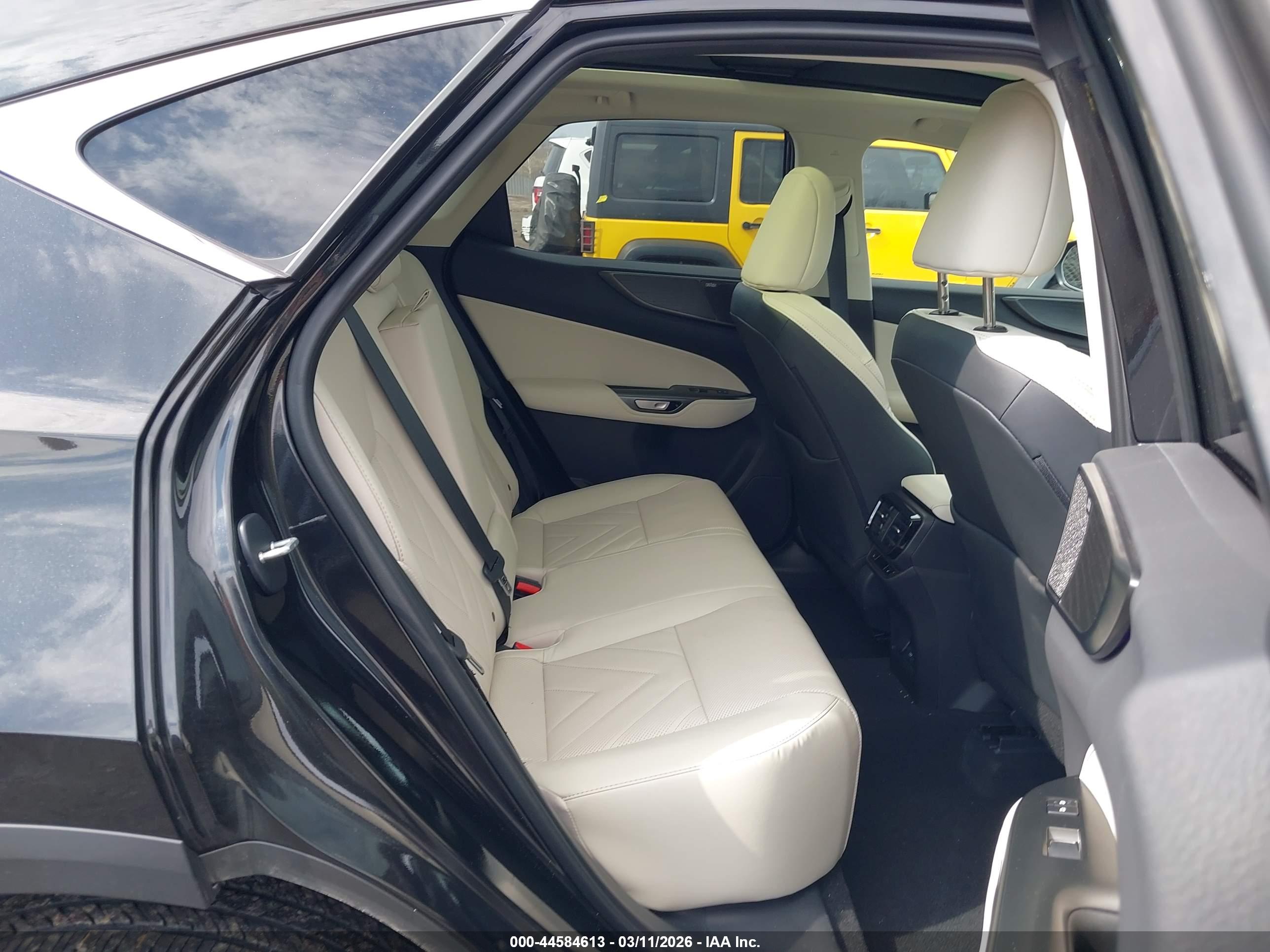 LEXUS NX image 8