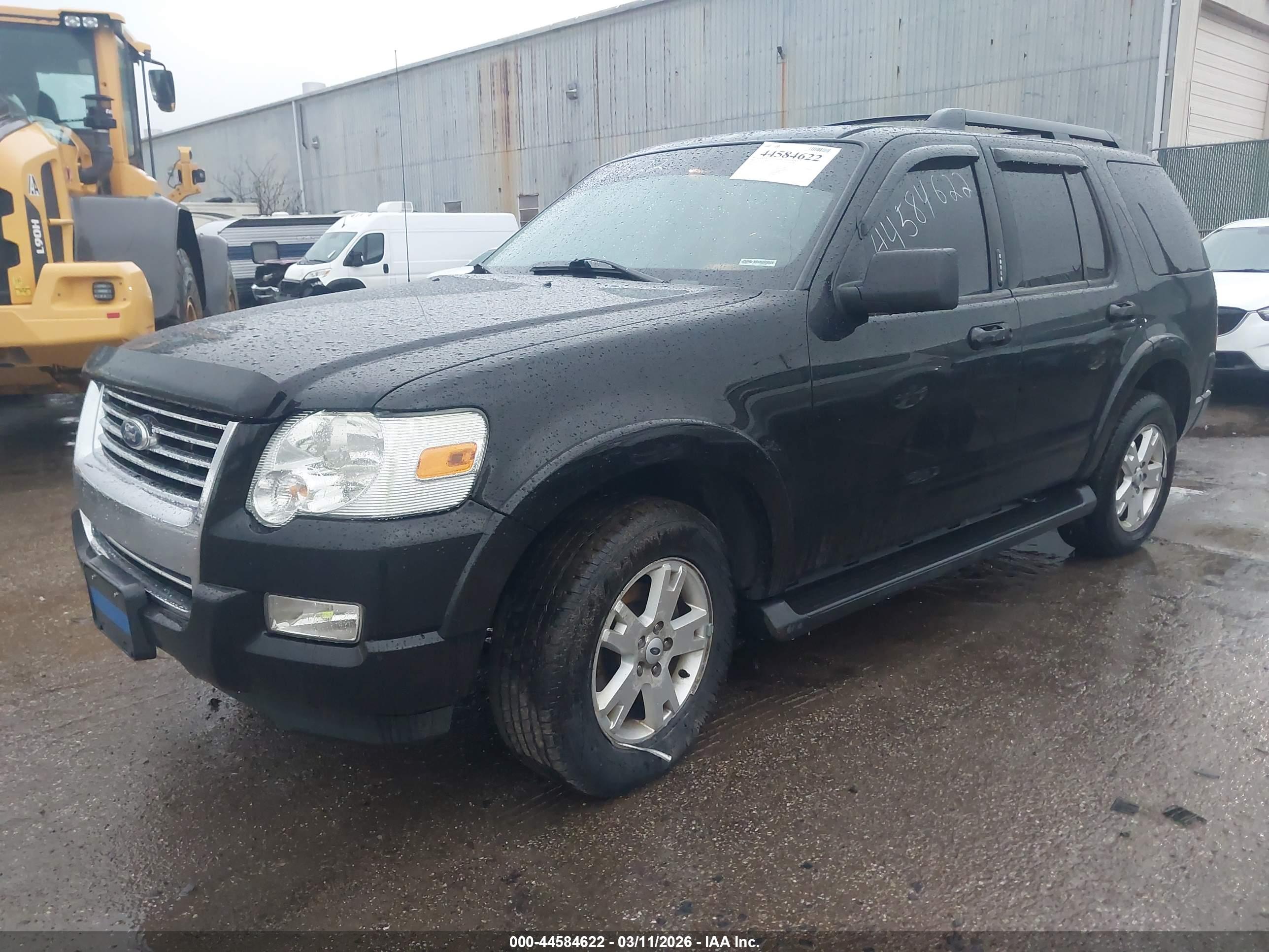 FORD EXPLORER image 2
