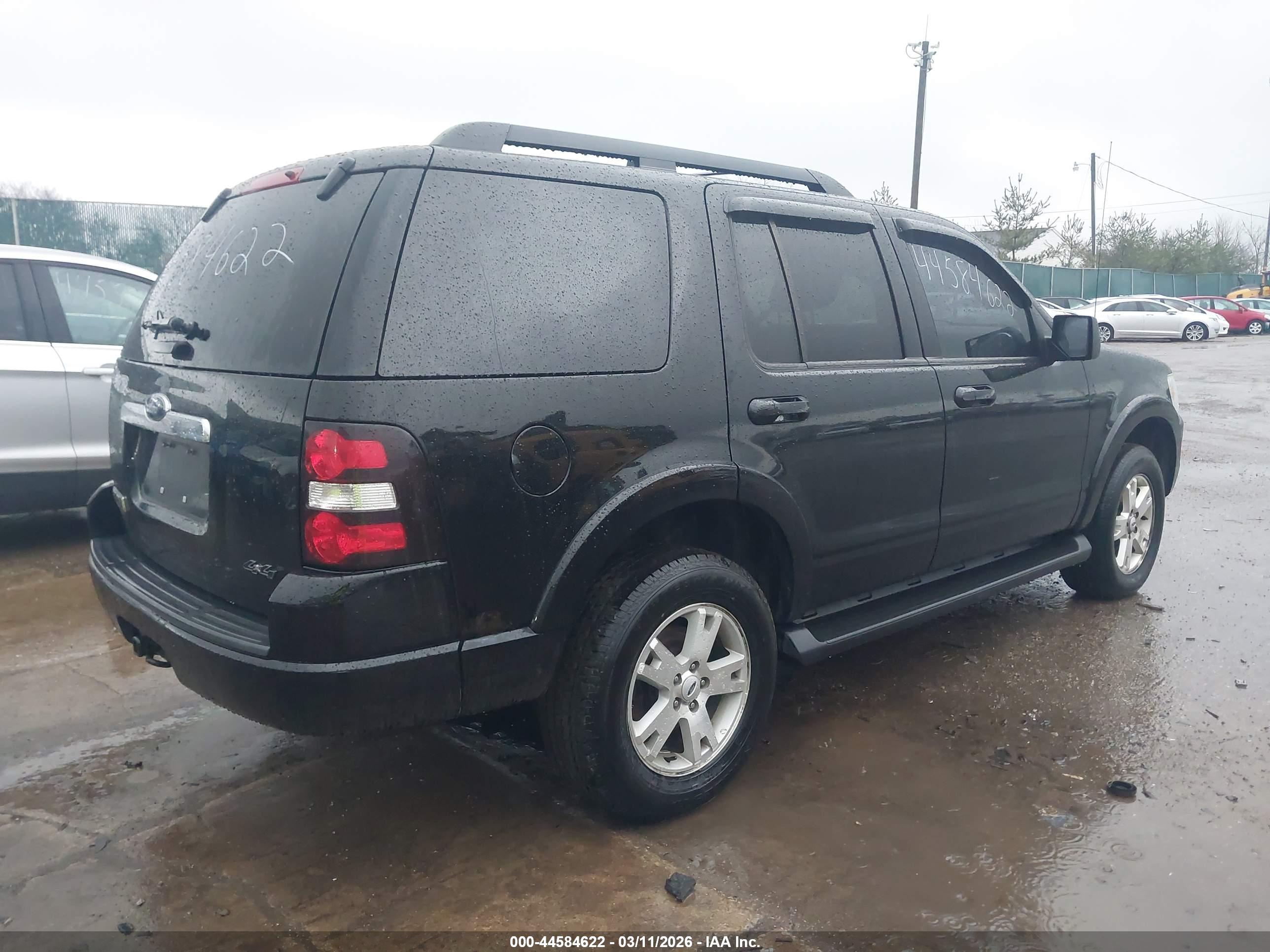 FORD EXPLORER image 4