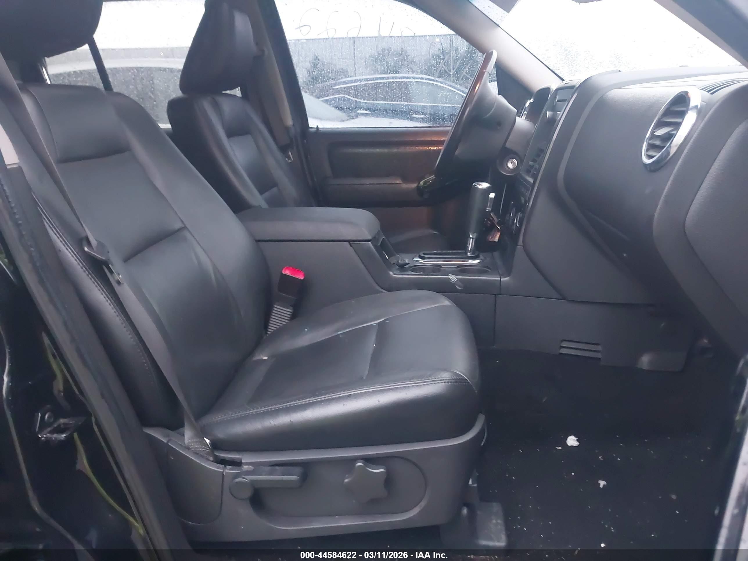 FORD EXPLORER image 5