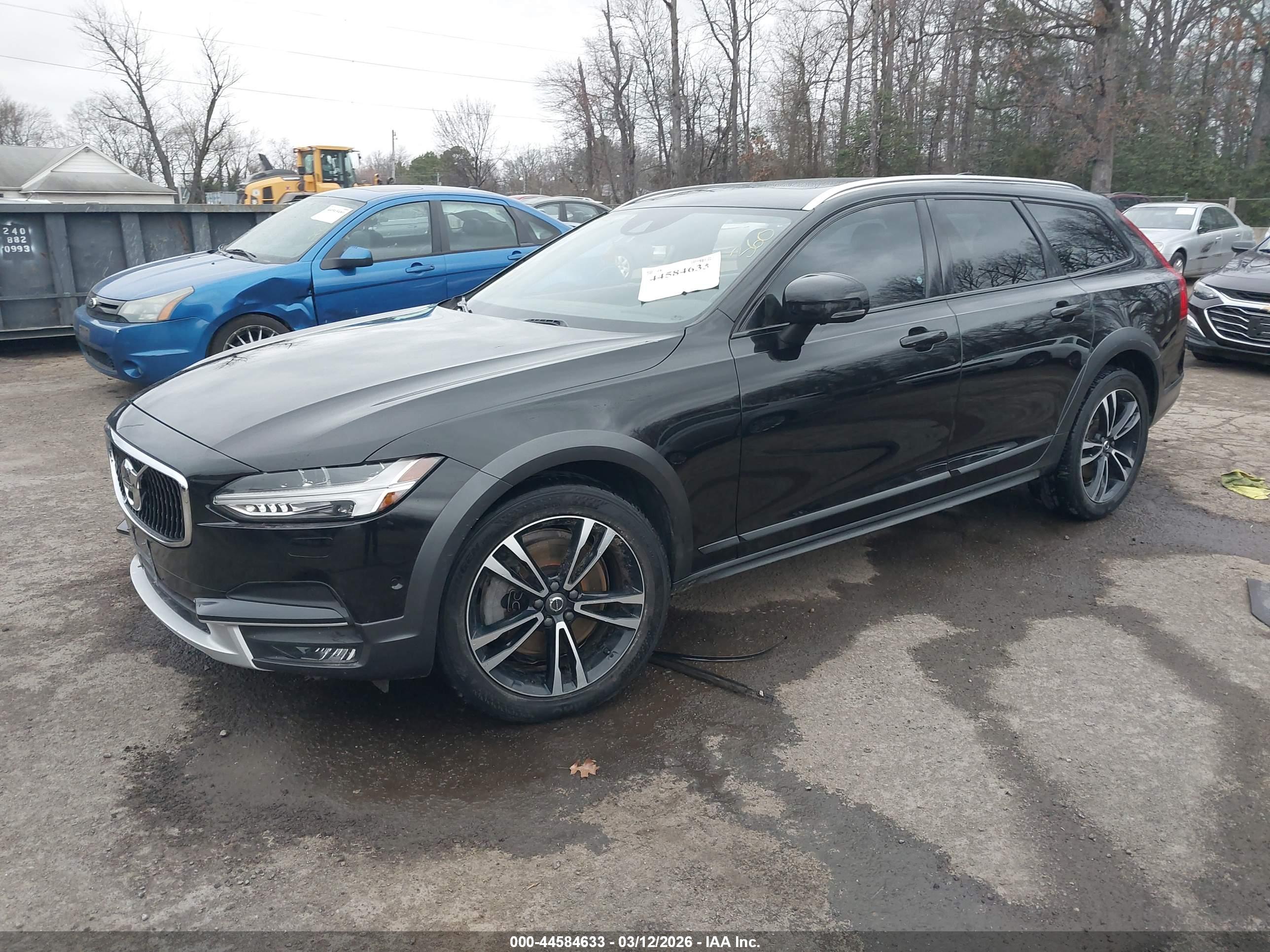 VOLVO V90 image 2