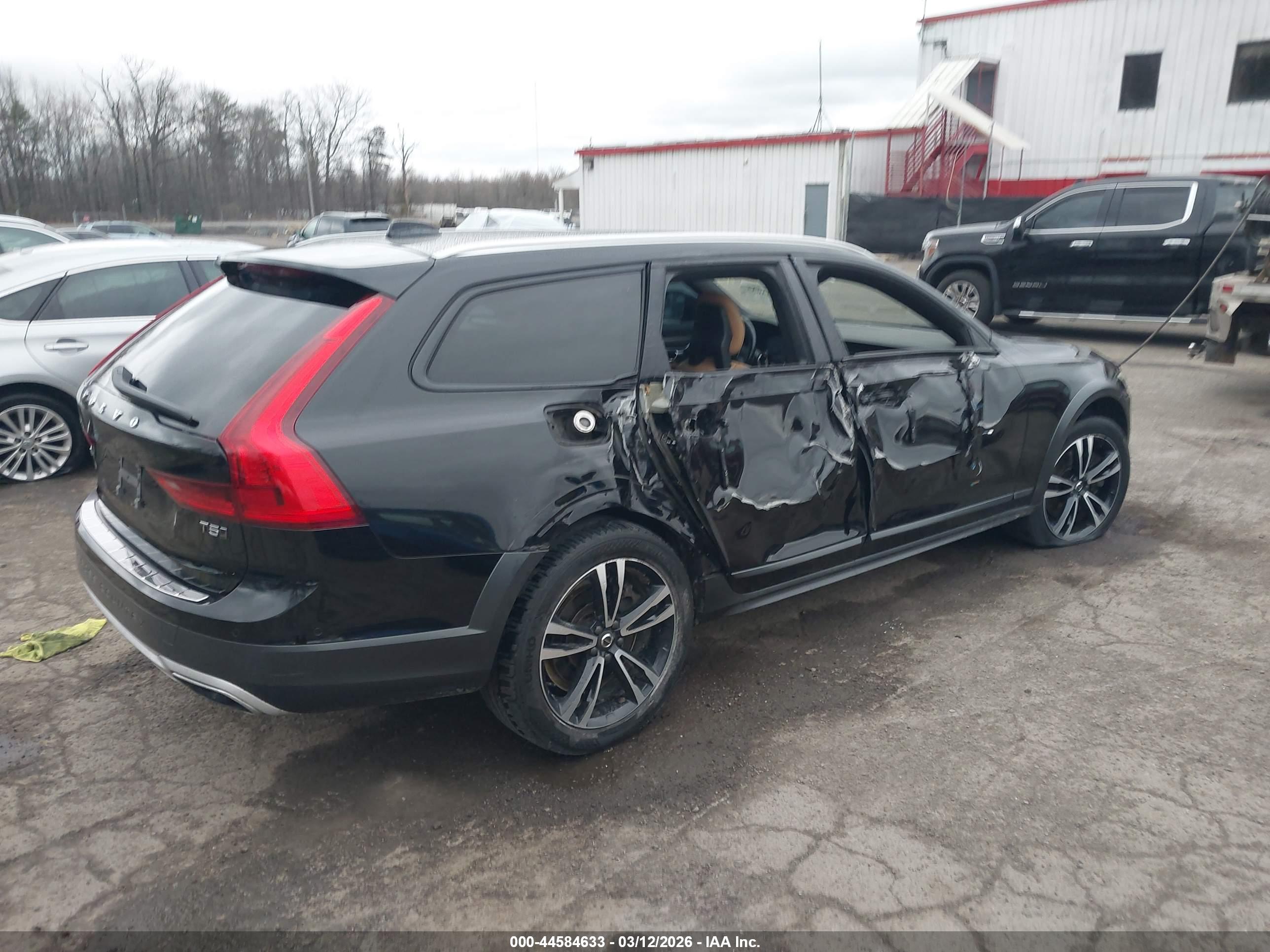 VOLVO V90 image 4