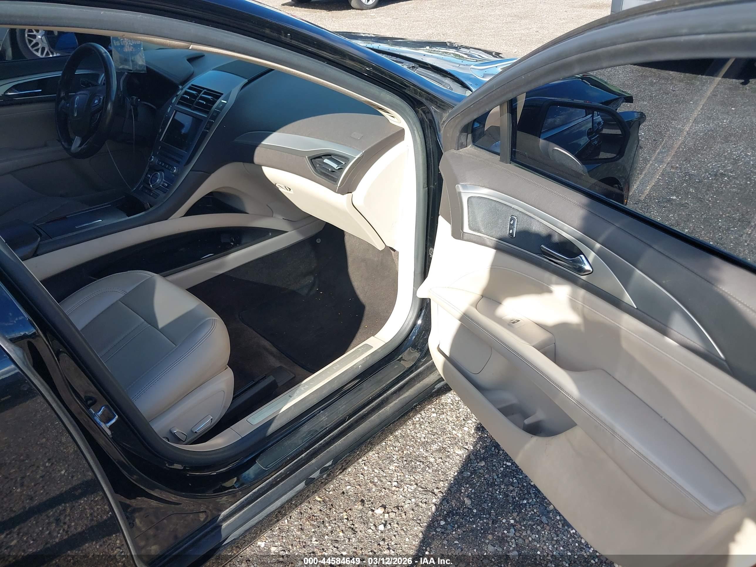 LINCOLN MKZ image 5