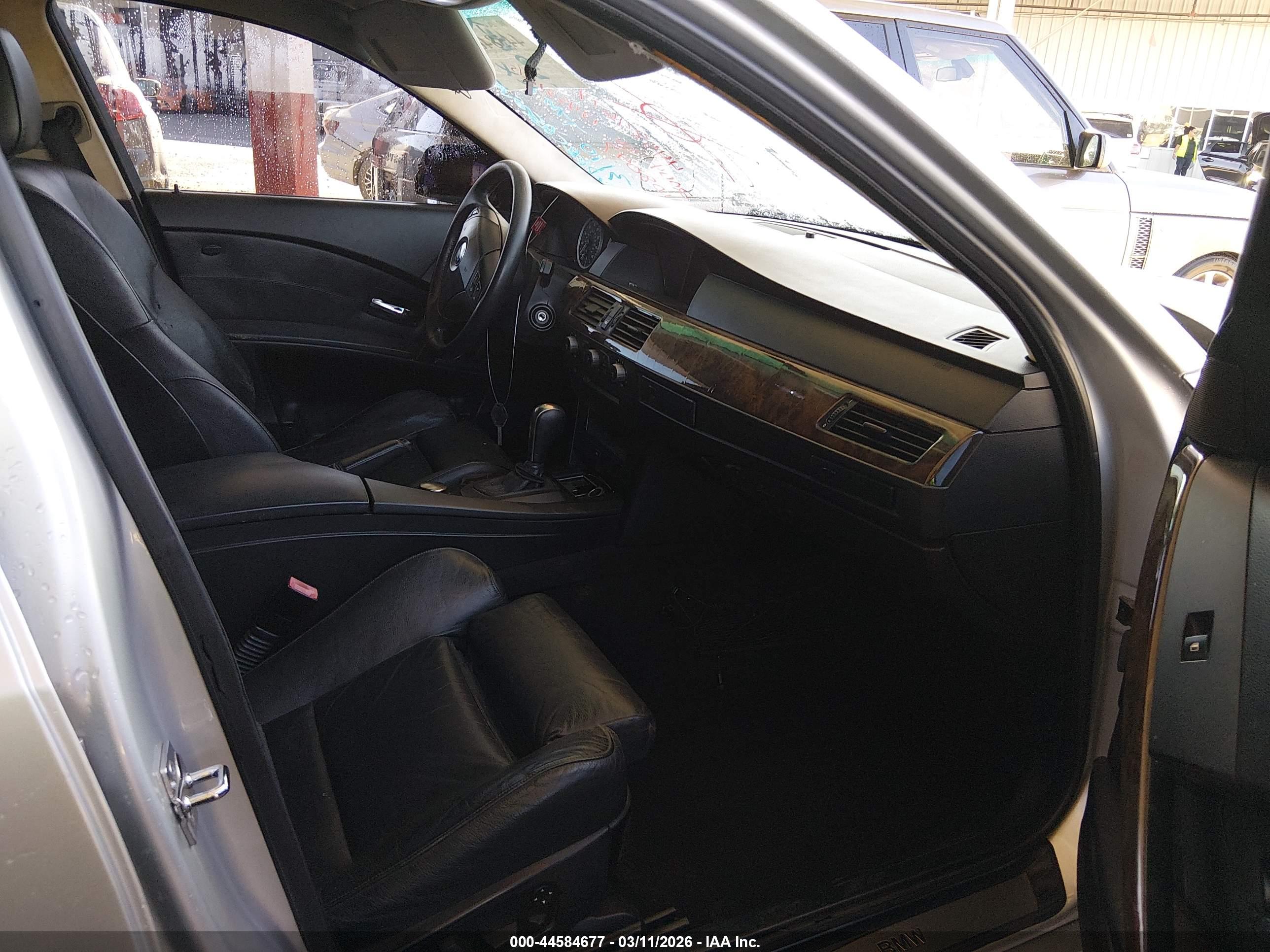 BMW 545I image 5