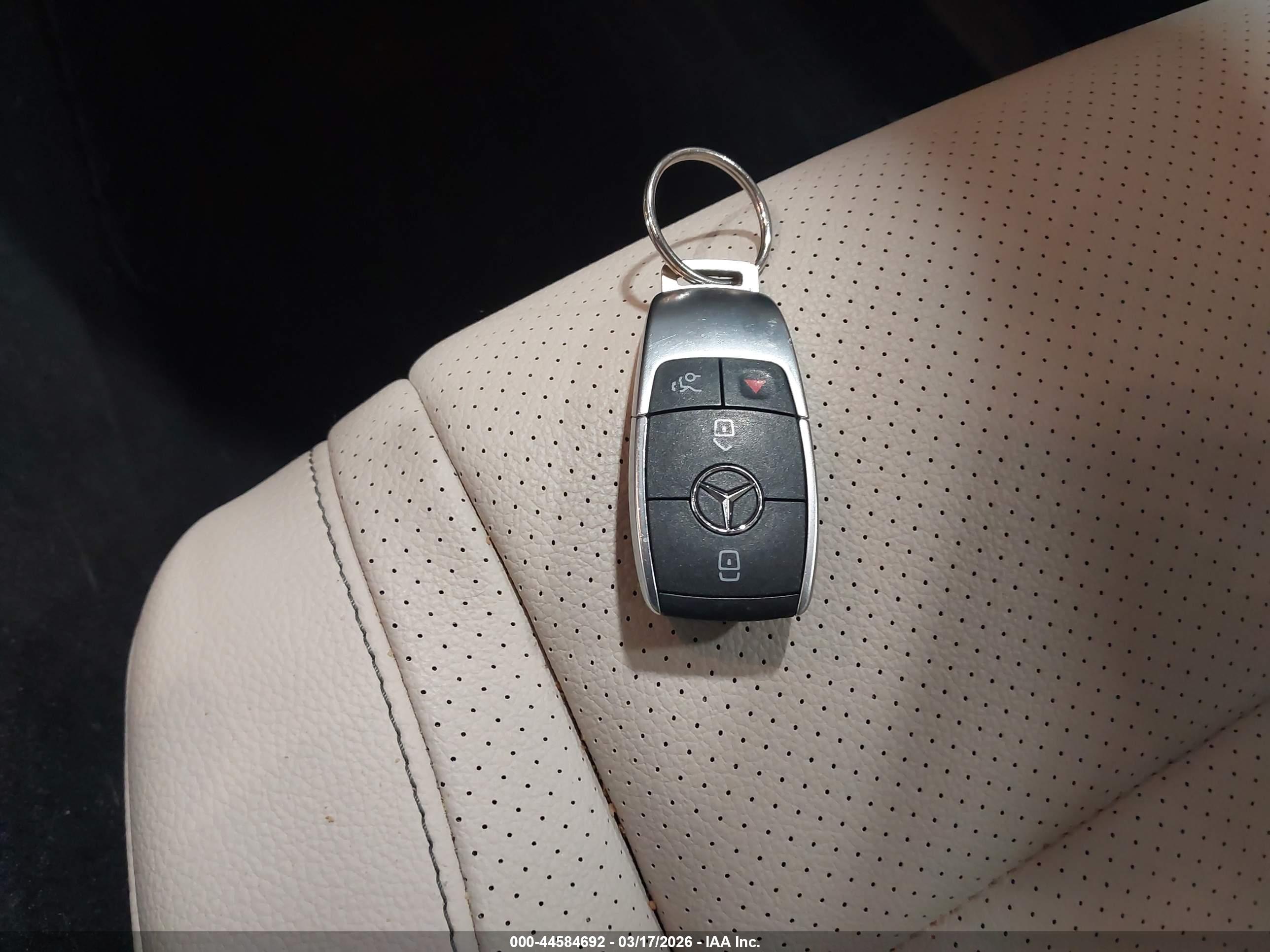 MERCEDES-BENZ GLE image 11