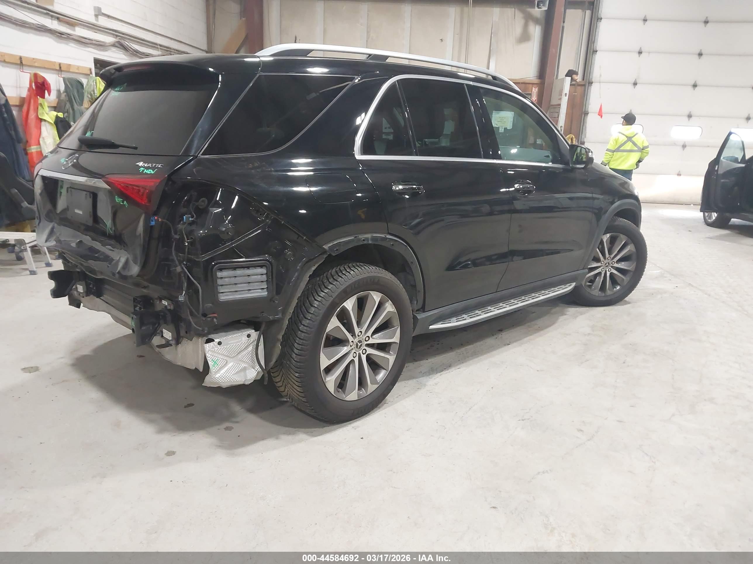 MERCEDES-BENZ GLE image 4