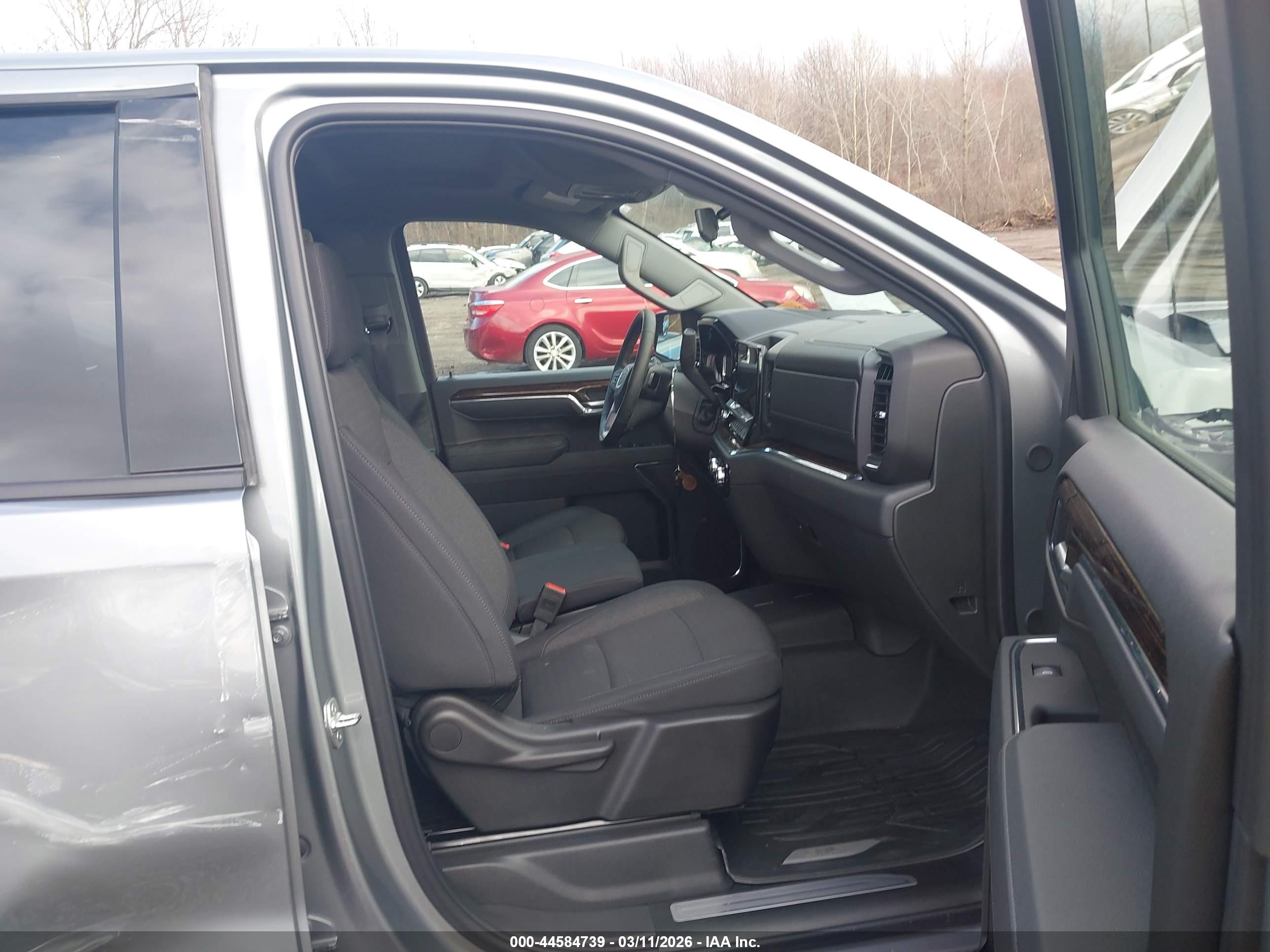 GMC SIERRA image 5