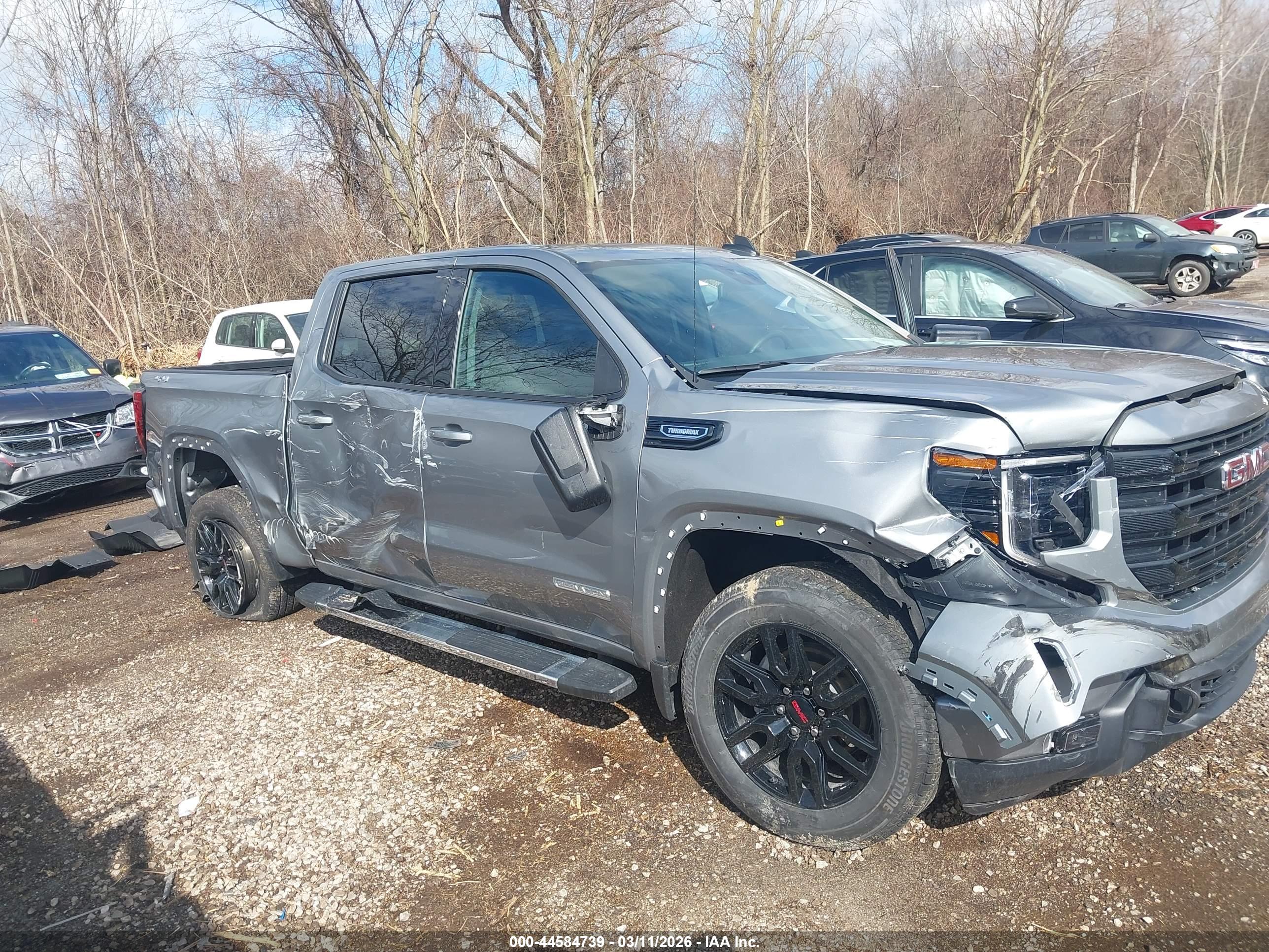 GMC SIERRA image 6