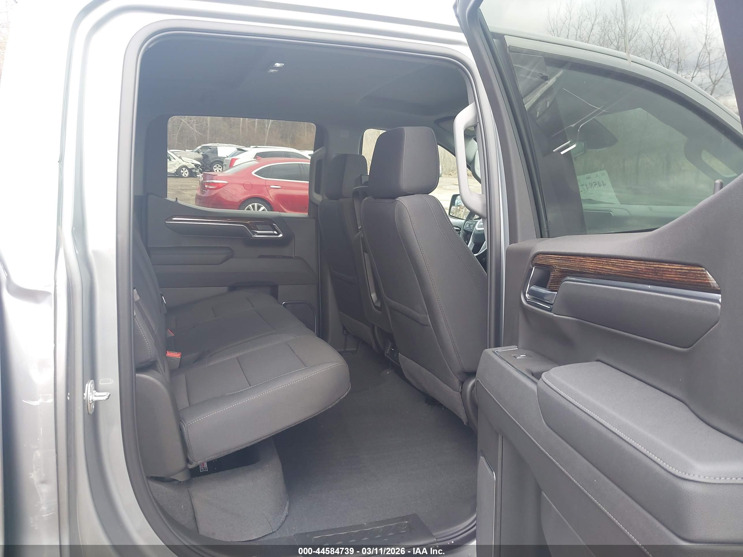 GMC SIERRA image 8