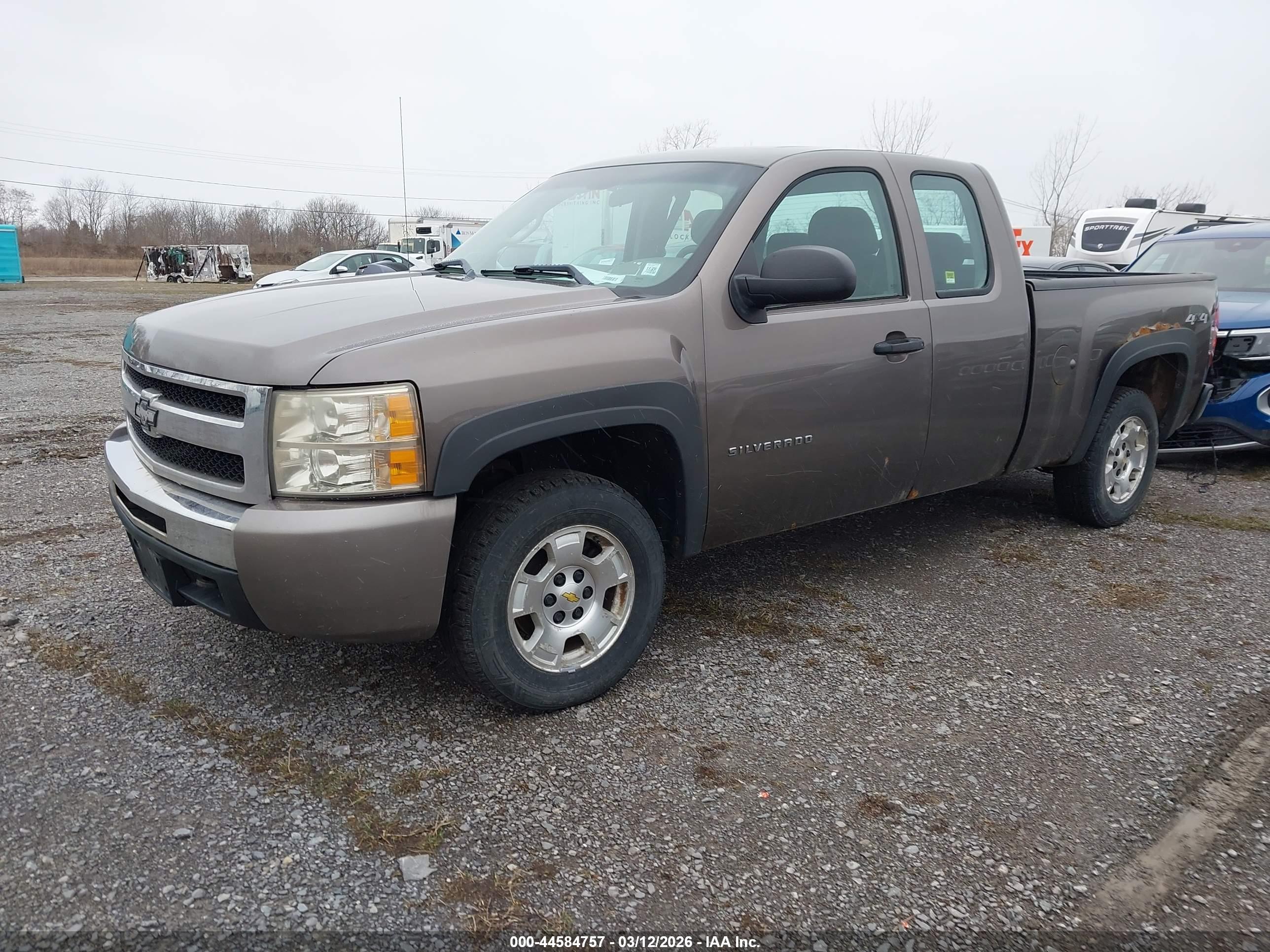 CHEVROLET SILVERADO image 2