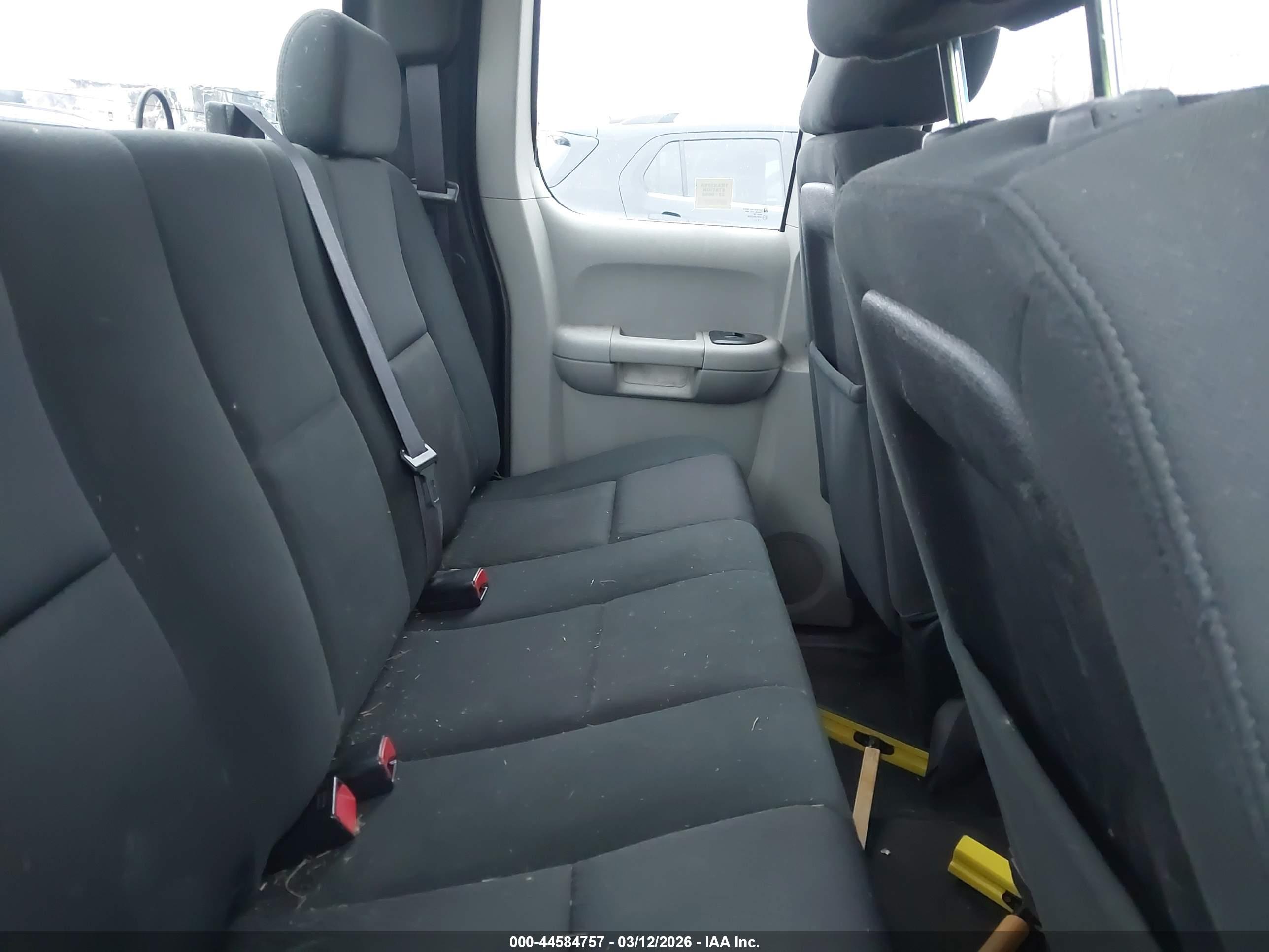 CHEVROLET SILVERADO image 8