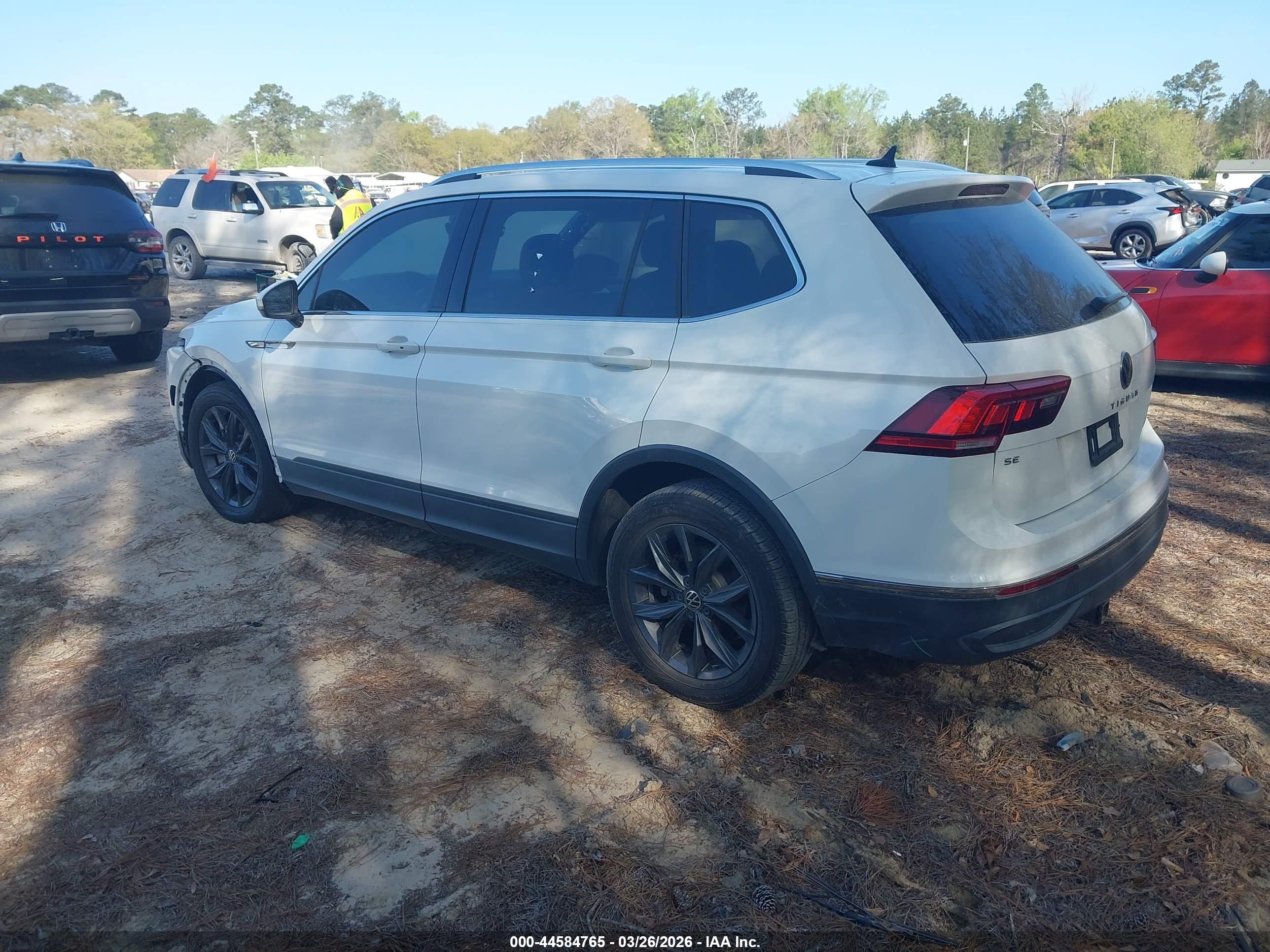 VOLKSWAGEN TIGUAN image 3