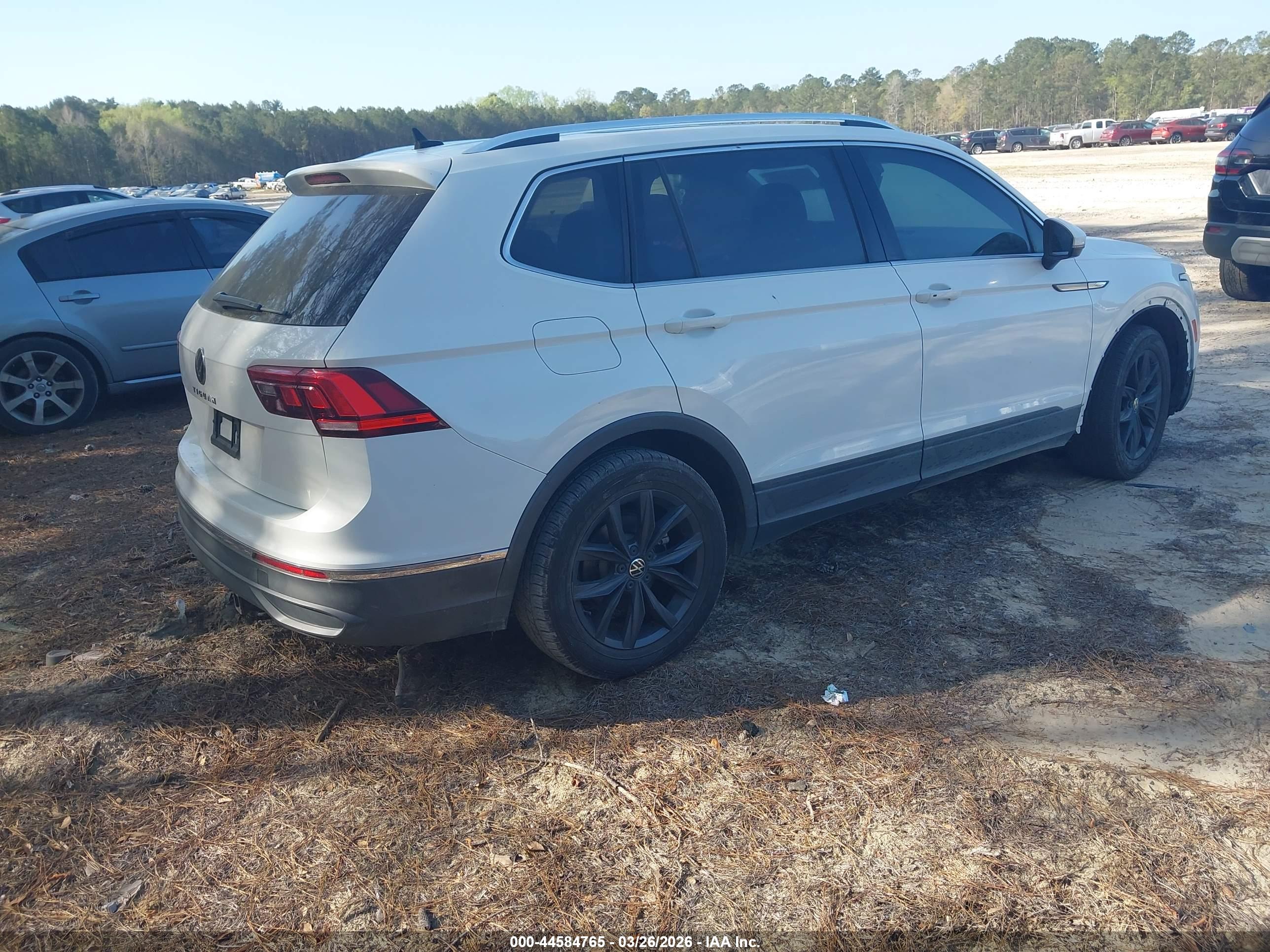 VOLKSWAGEN TIGUAN image 4