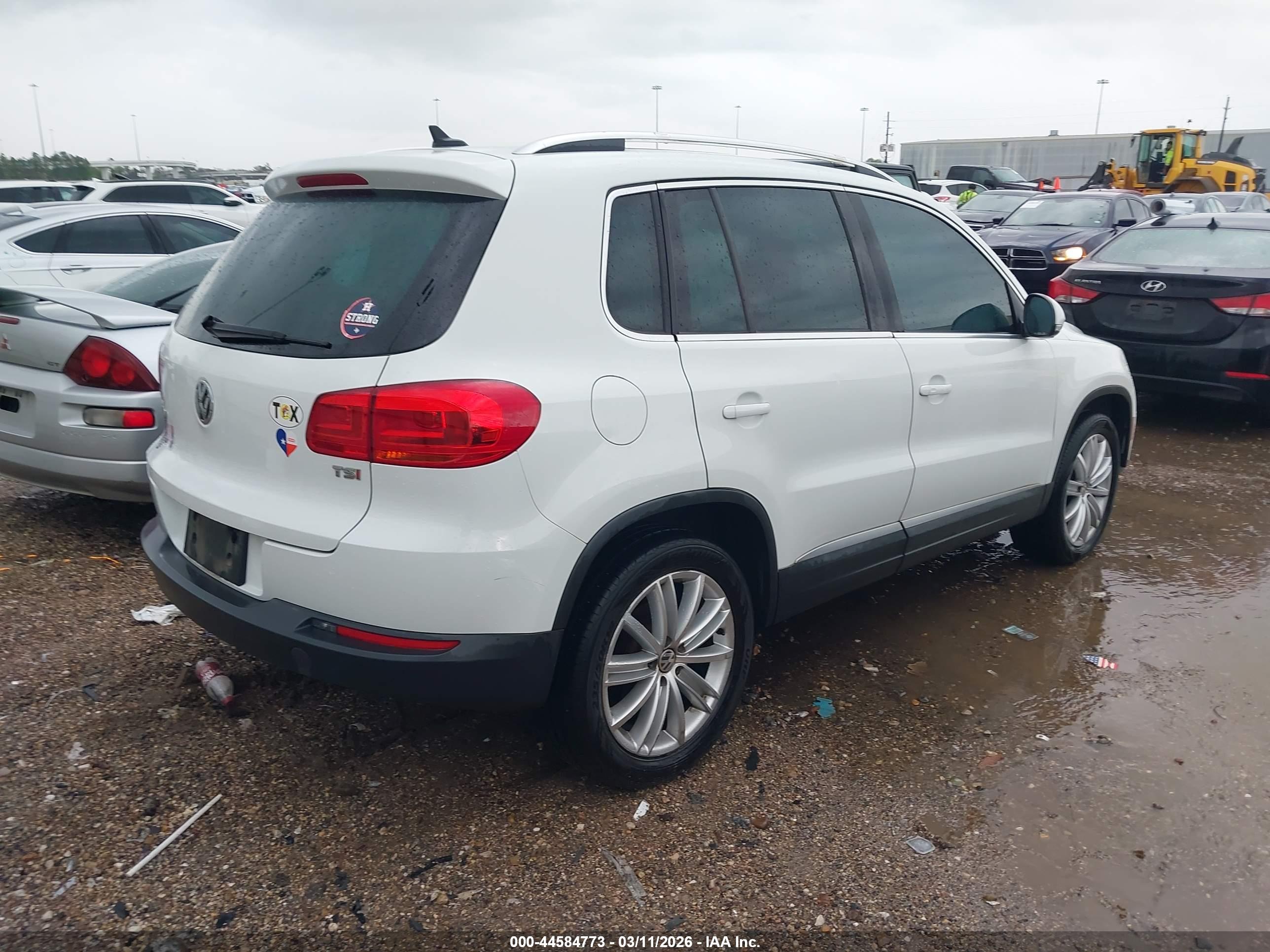 VOLKSWAGEN TIGUAN image 4