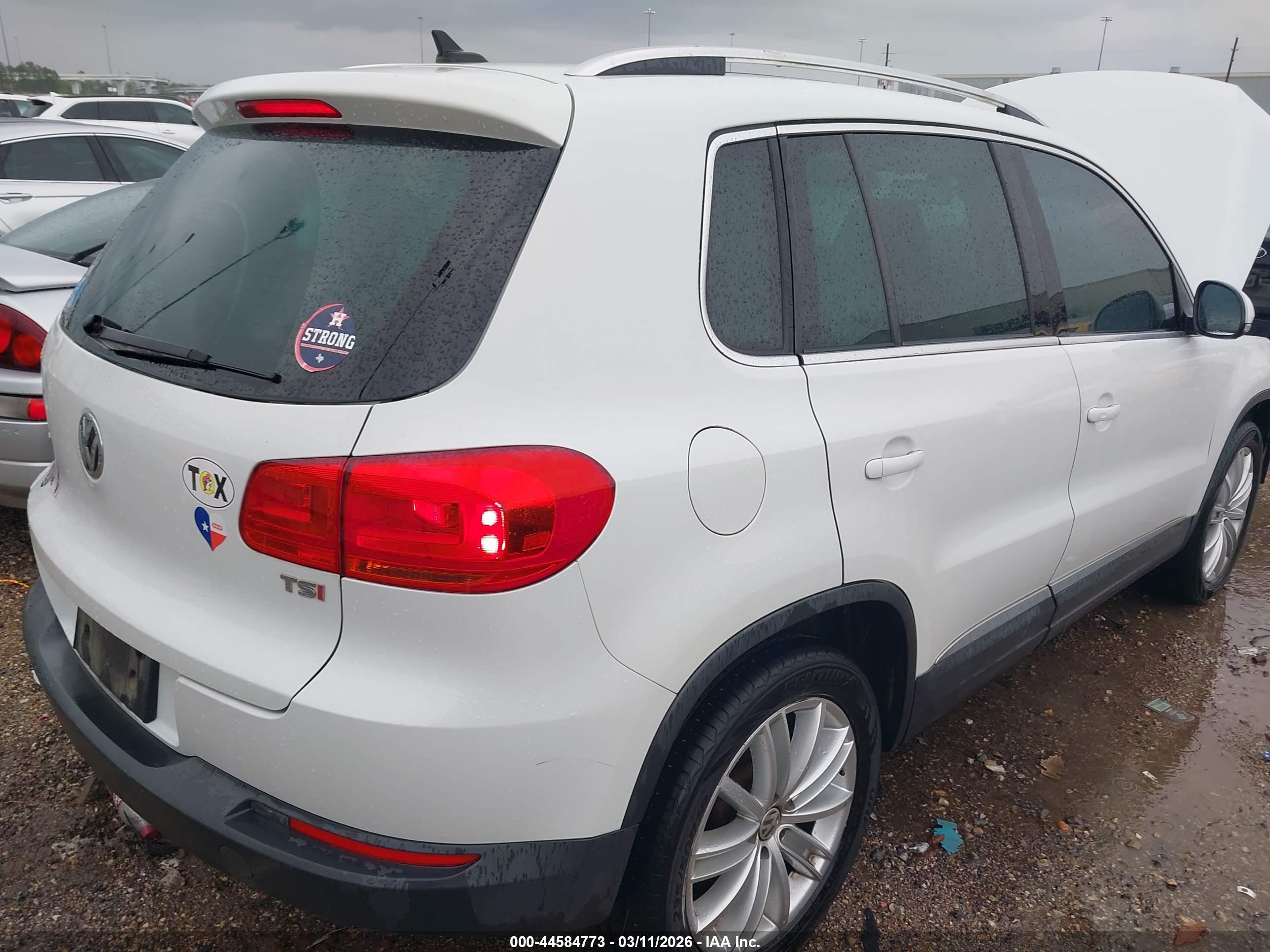 VOLKSWAGEN TIGUAN image 6