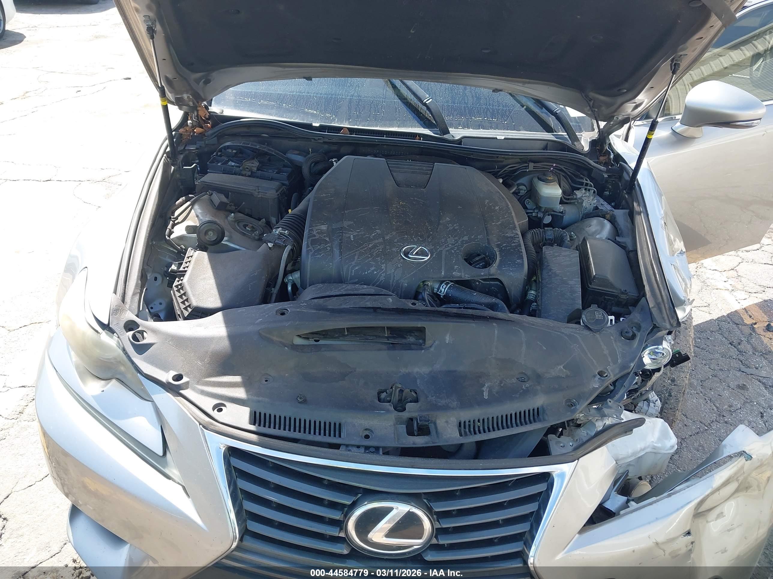 LEXUS IS image 10