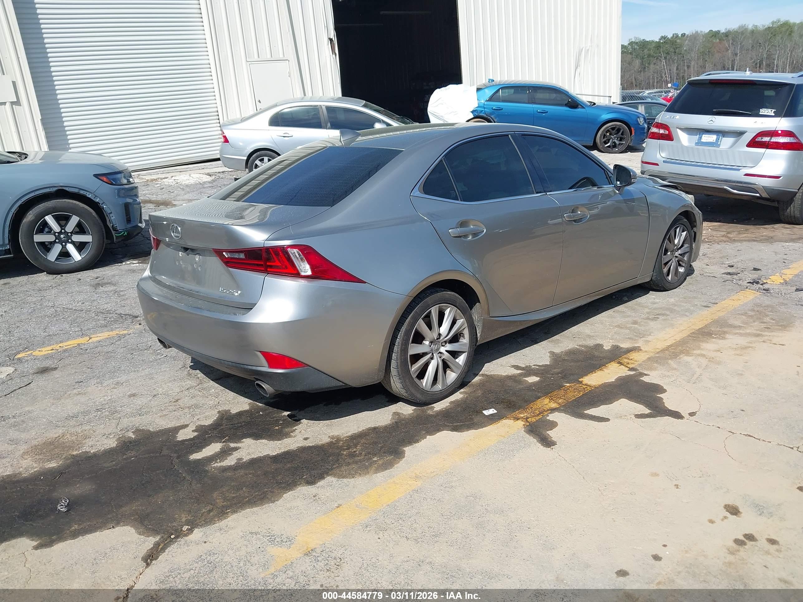 LEXUS IS image 4