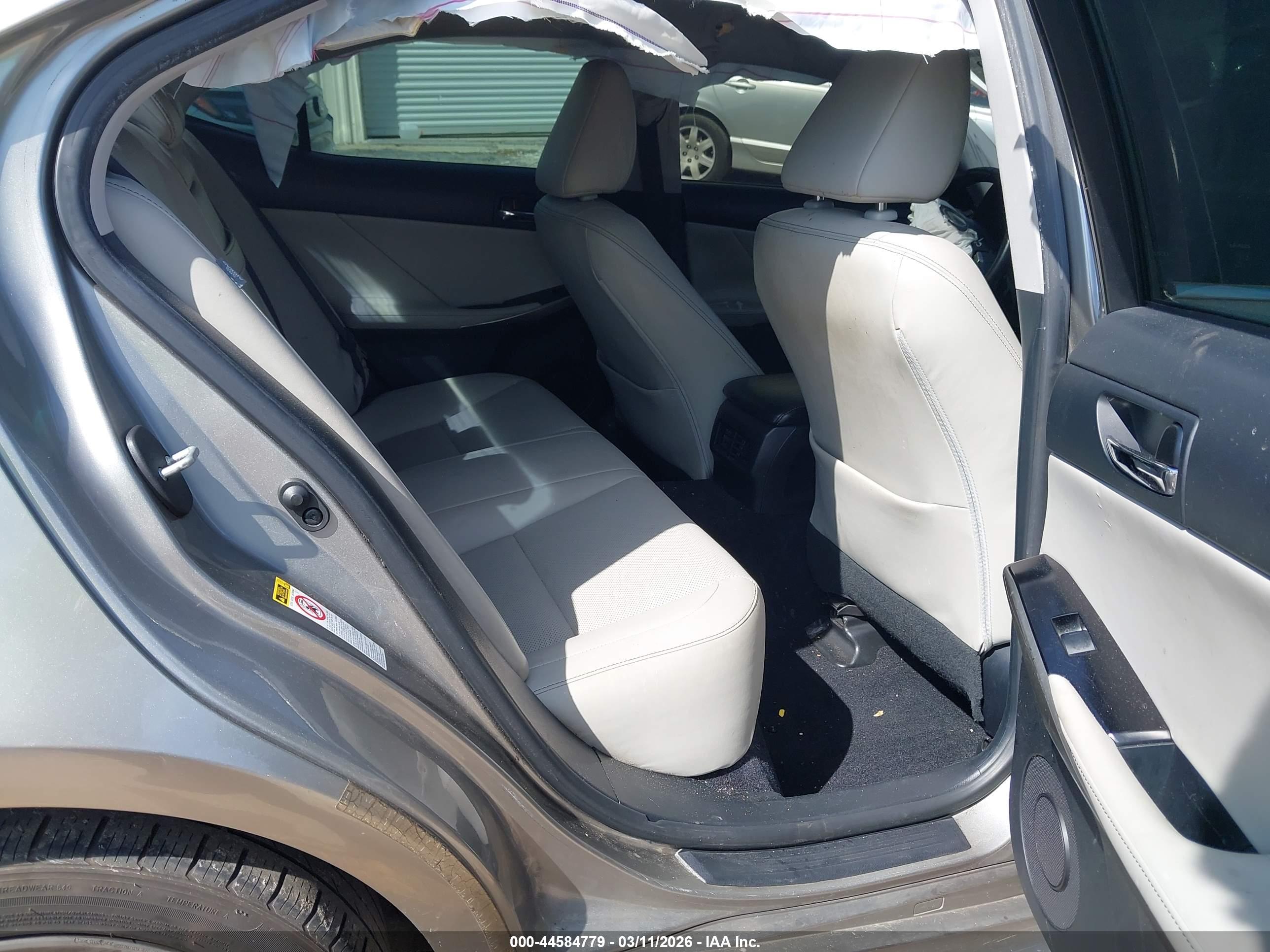 LEXUS IS image 8