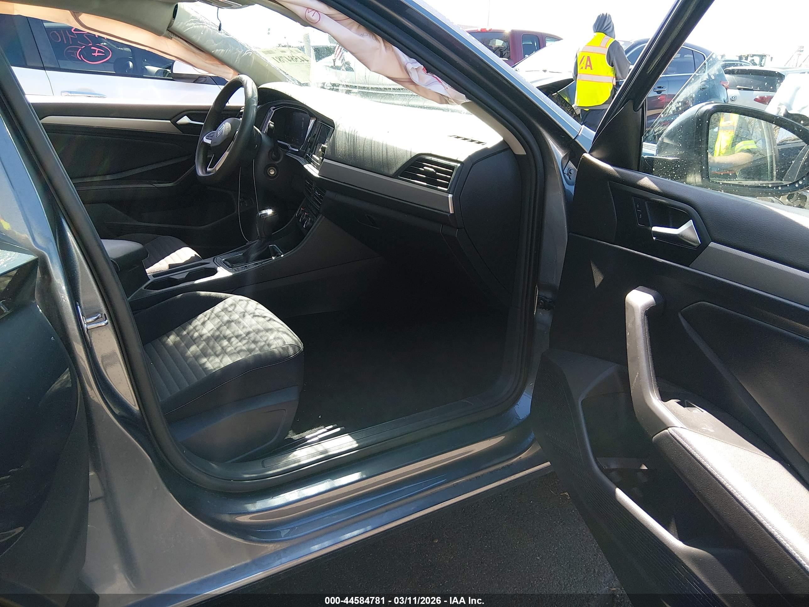 VOLKSWAGEN JETTA image 5