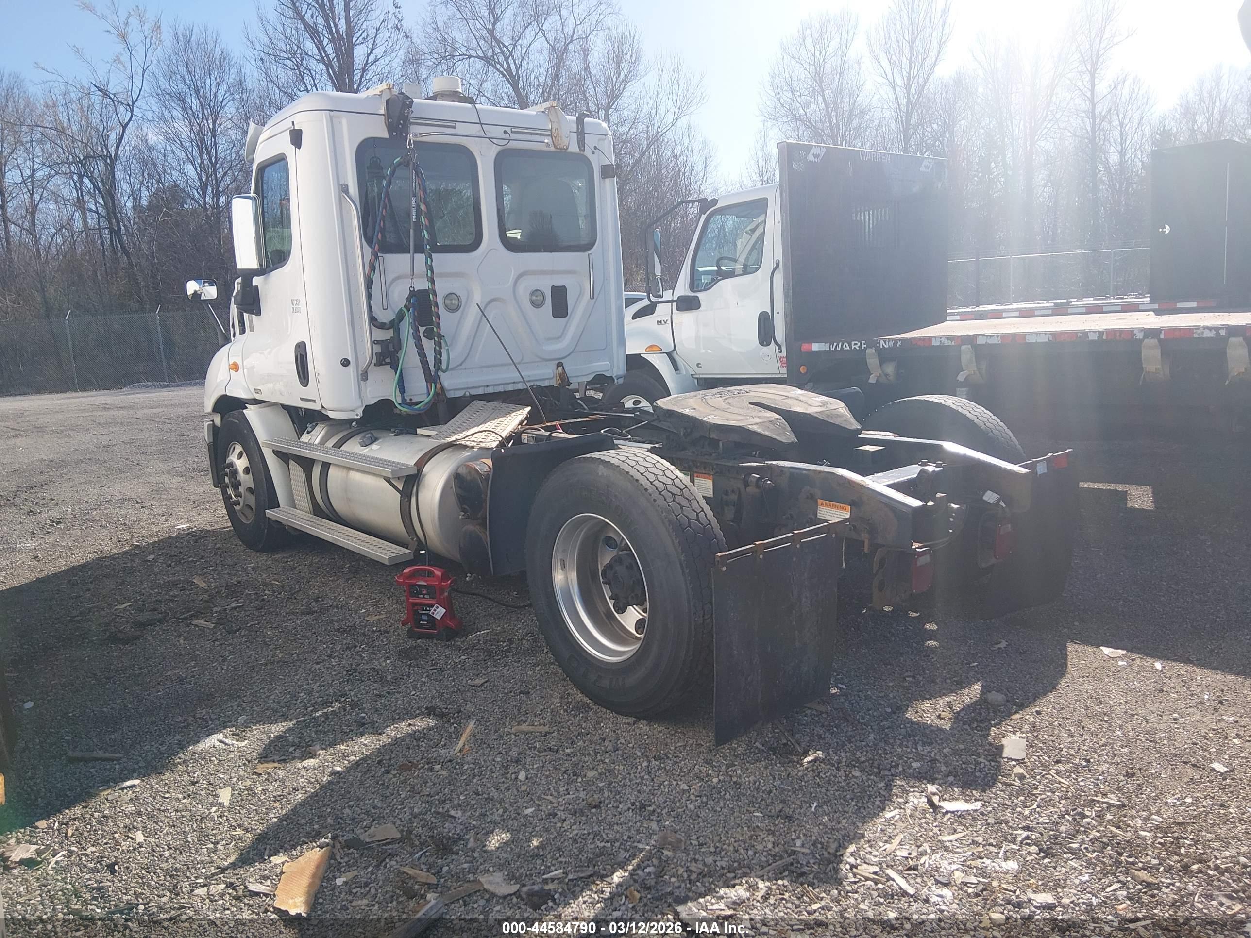 FREIGHTLINER CASCADIA image 3