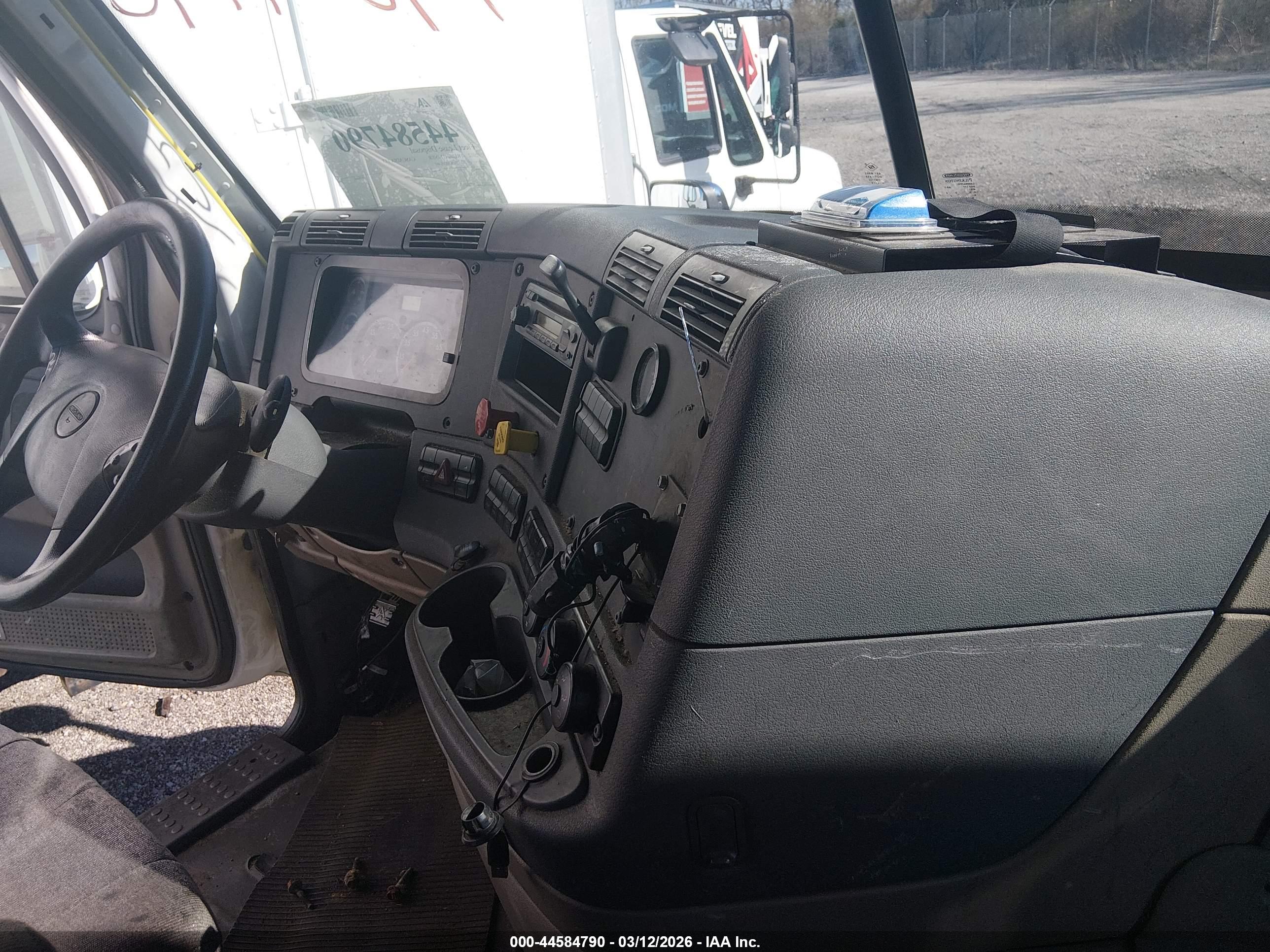 FREIGHTLINER CASCADIA image 7