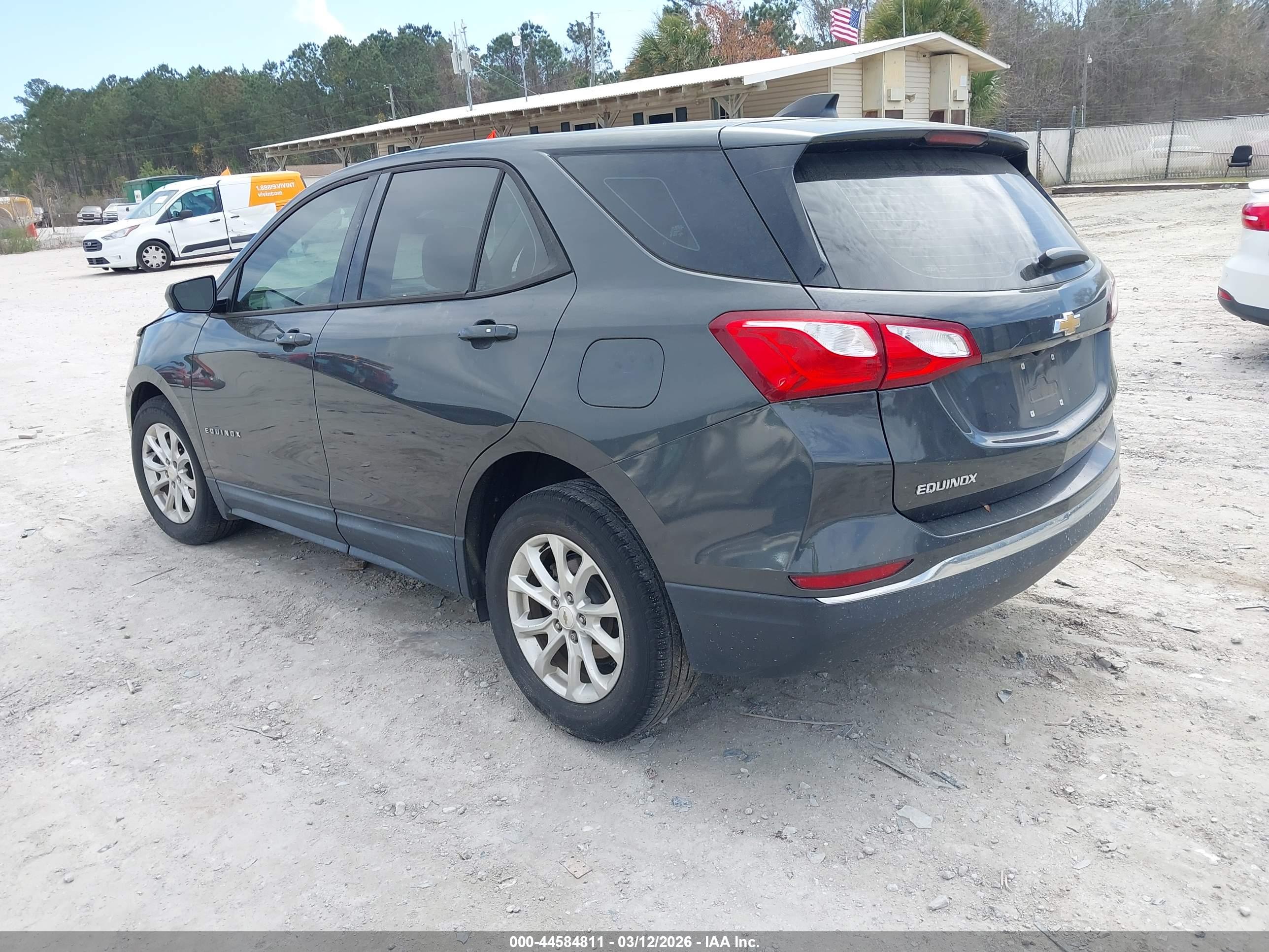 CHEVROLET EQUINOX image 3