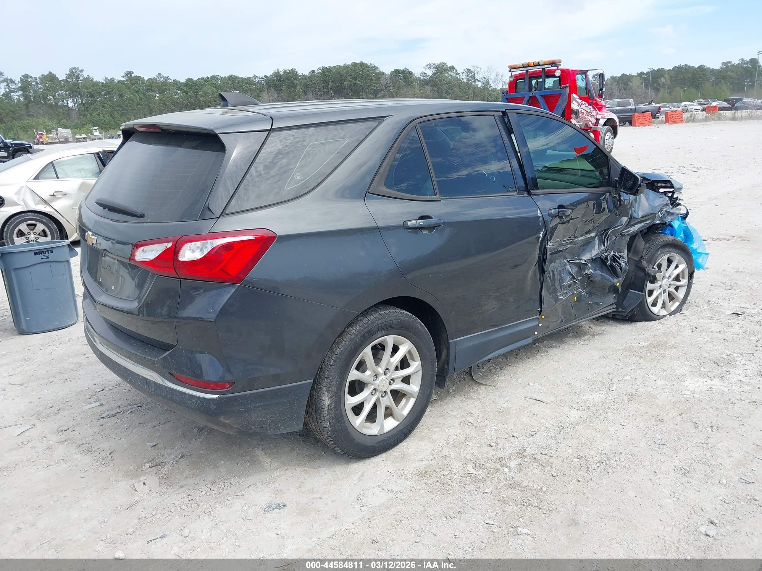 CHEVROLET EQUINOX image 4