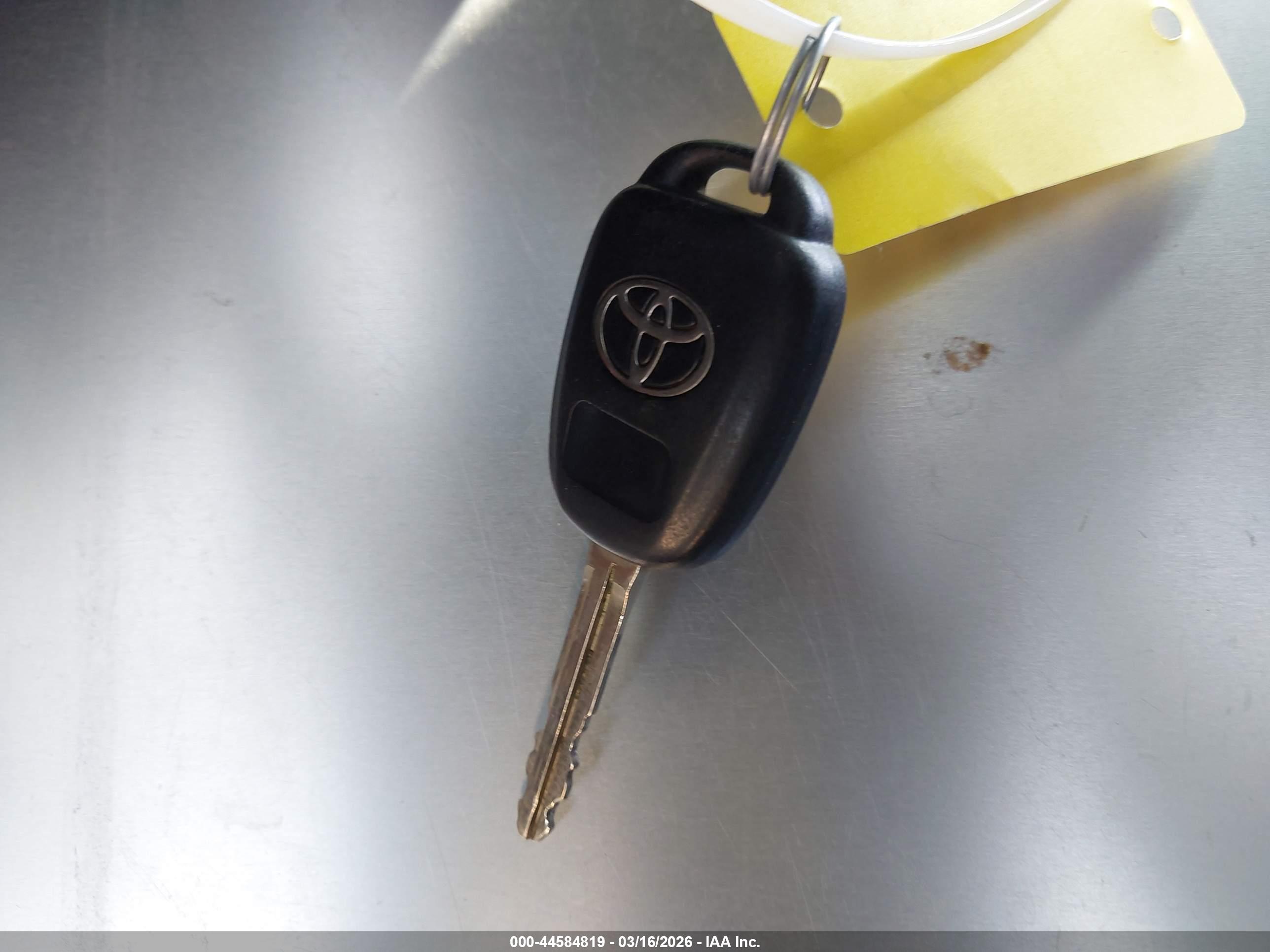 TOYOTA COROLLA image 11