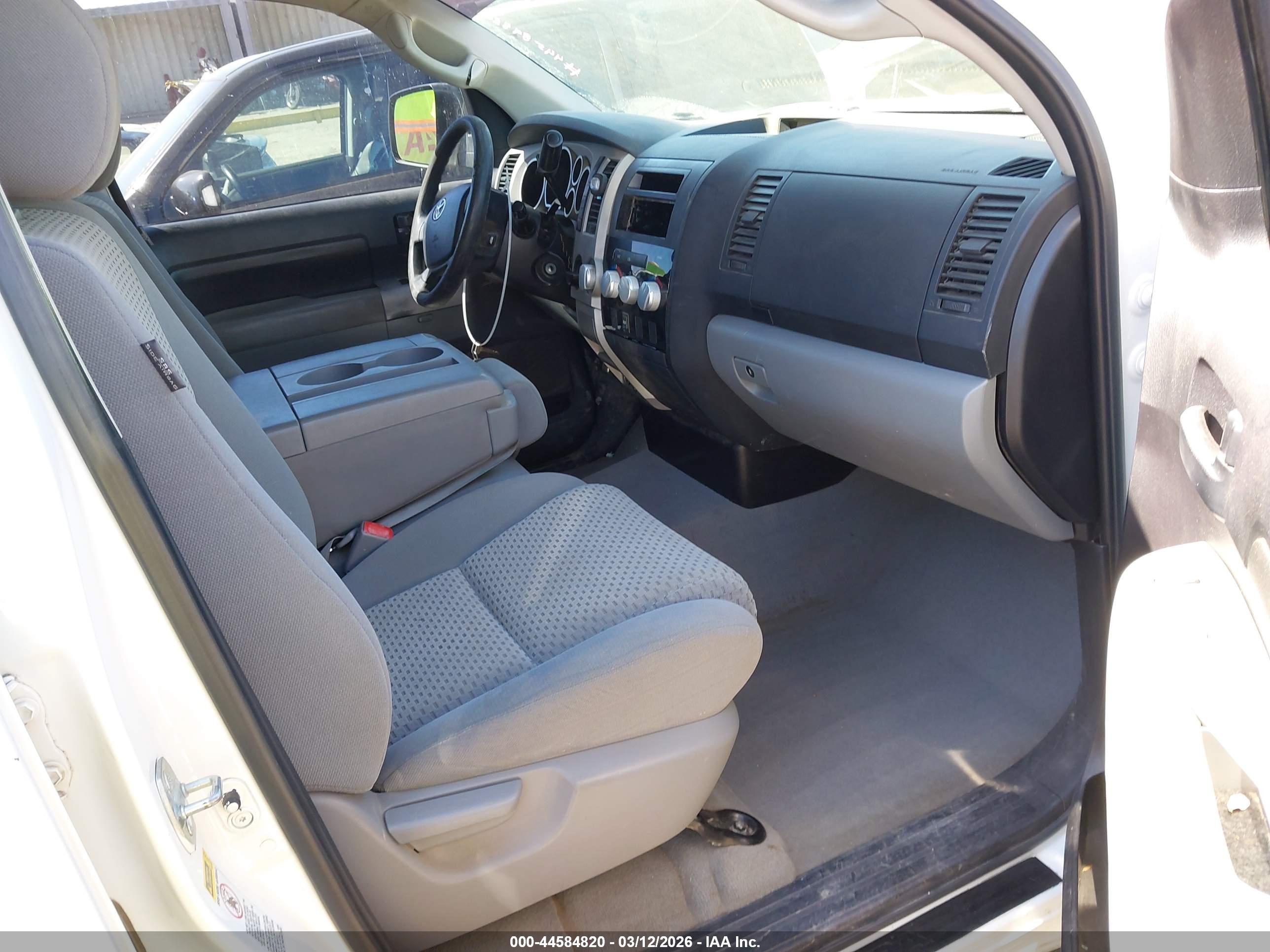 TOYOTA TUNDRA image 5