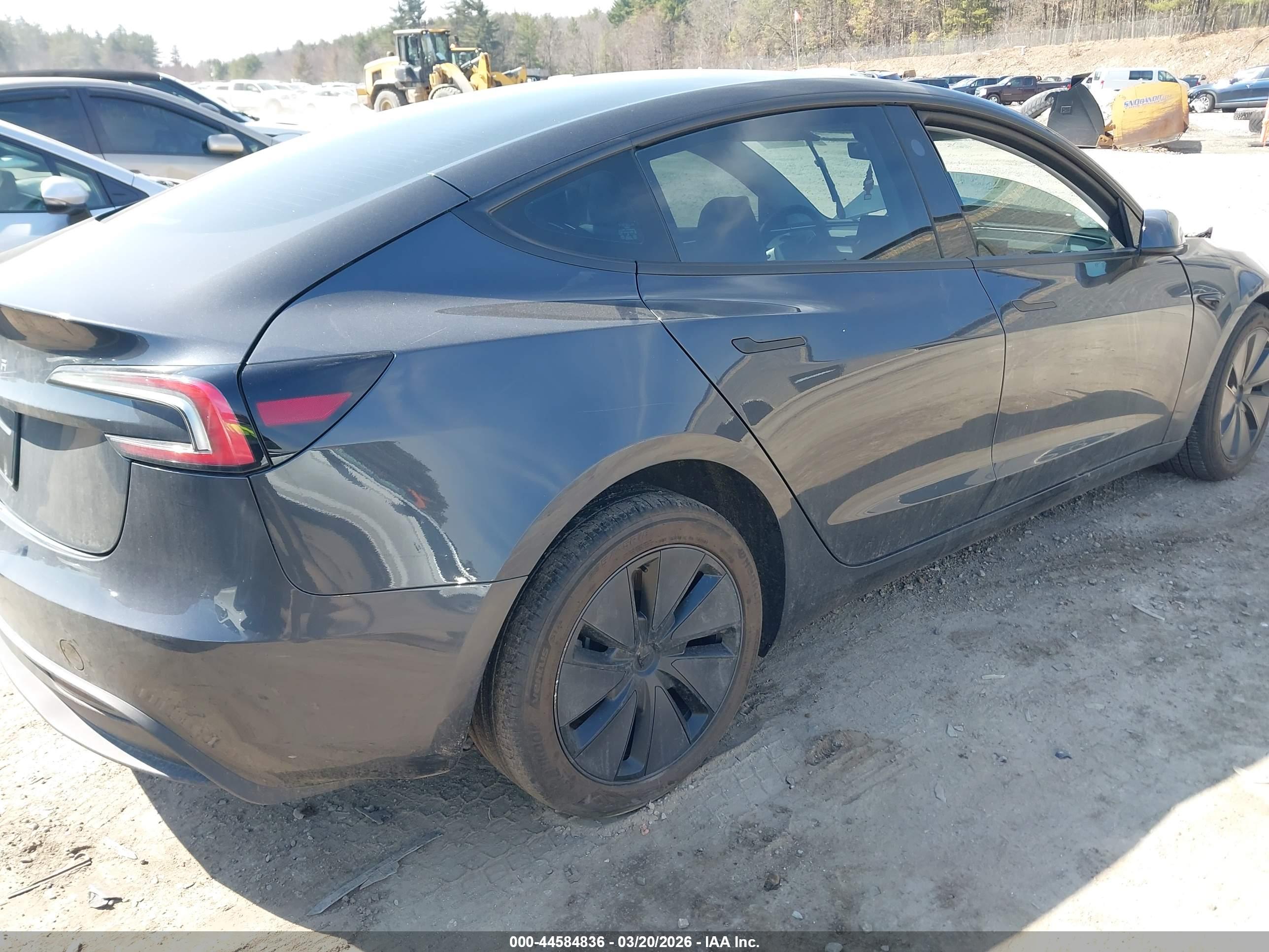 TESLA MODEL image 4