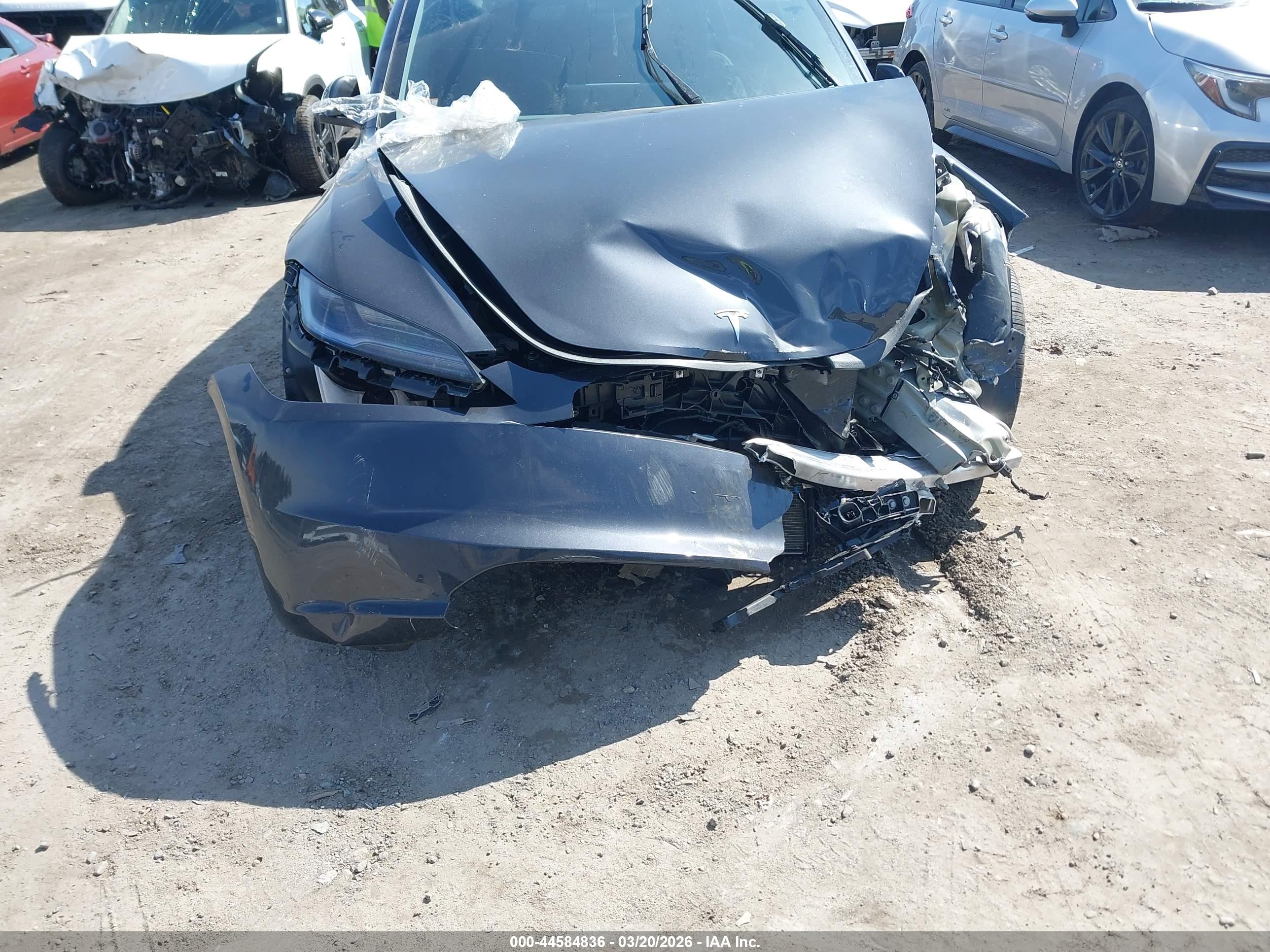 TESLA MODEL image 6