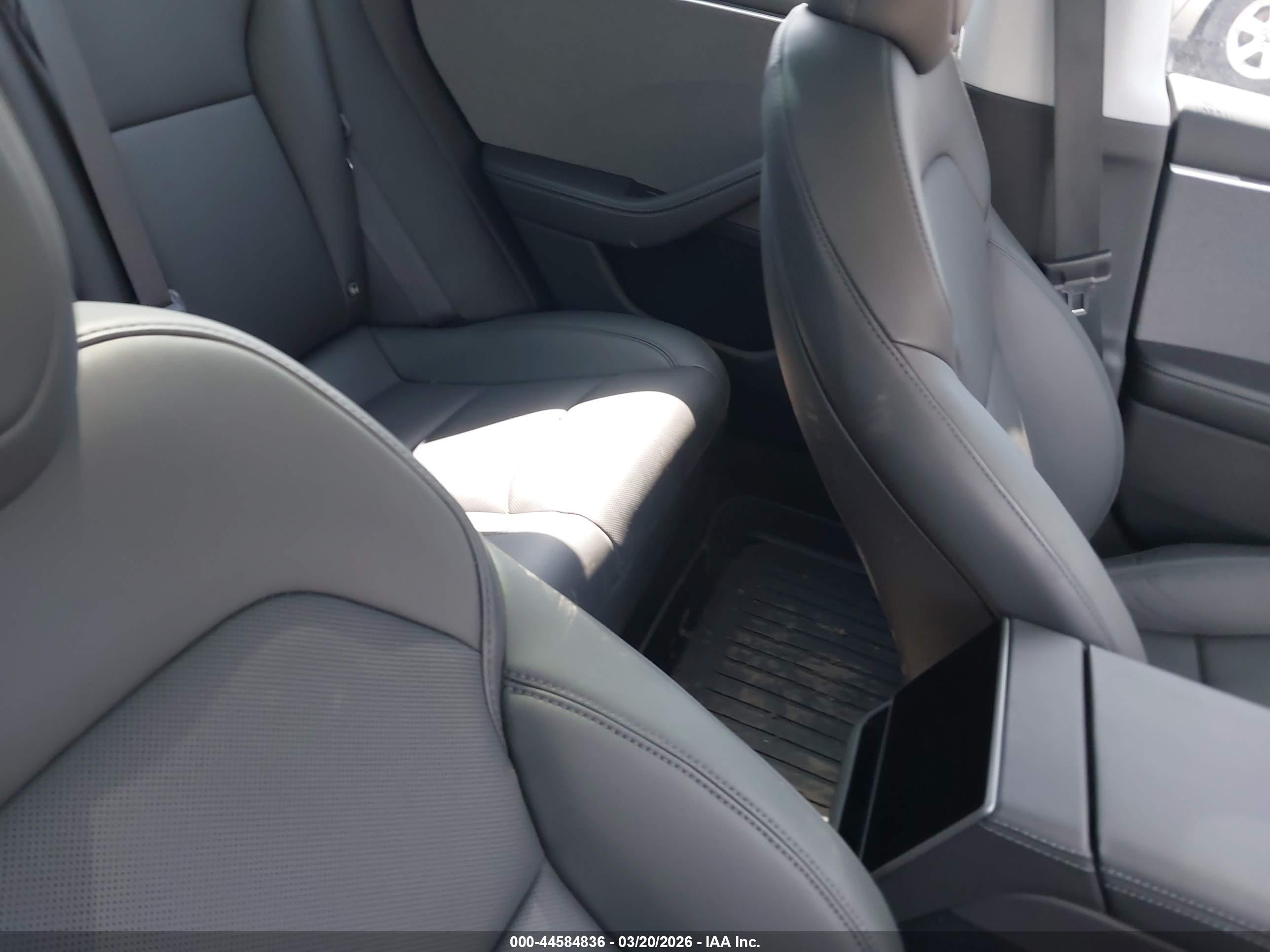 TESLA MODEL image 8