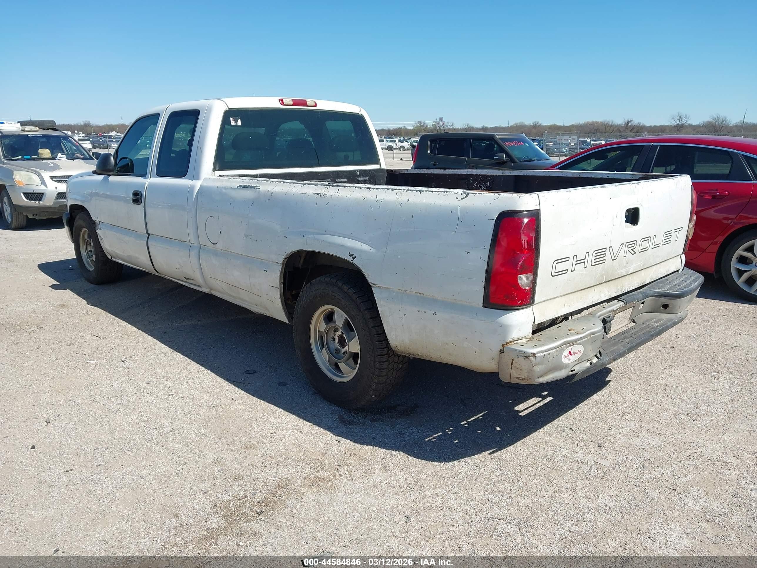 CHEVROLET SILVERADO image 3