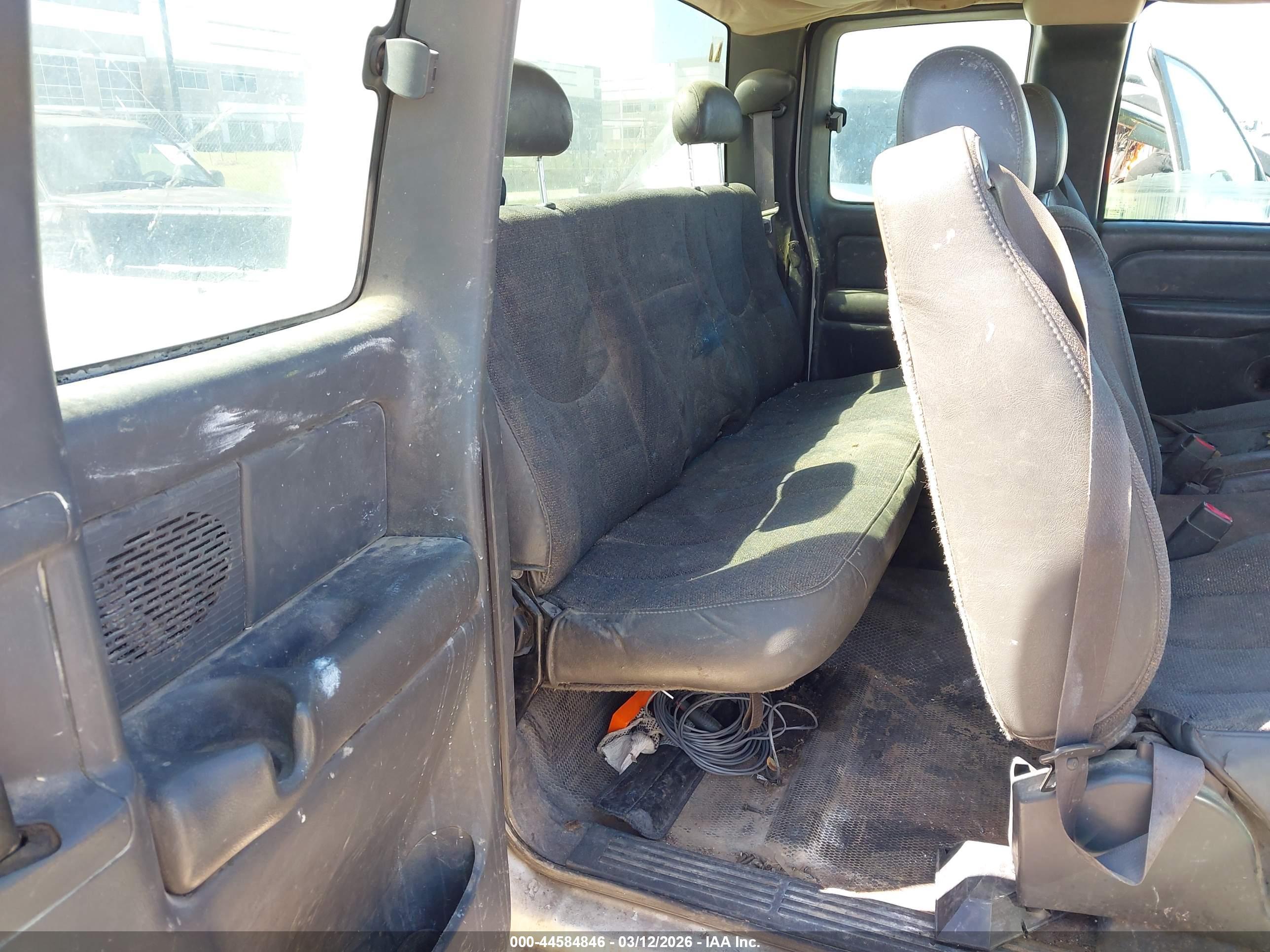CHEVROLET SILVERADO image 8