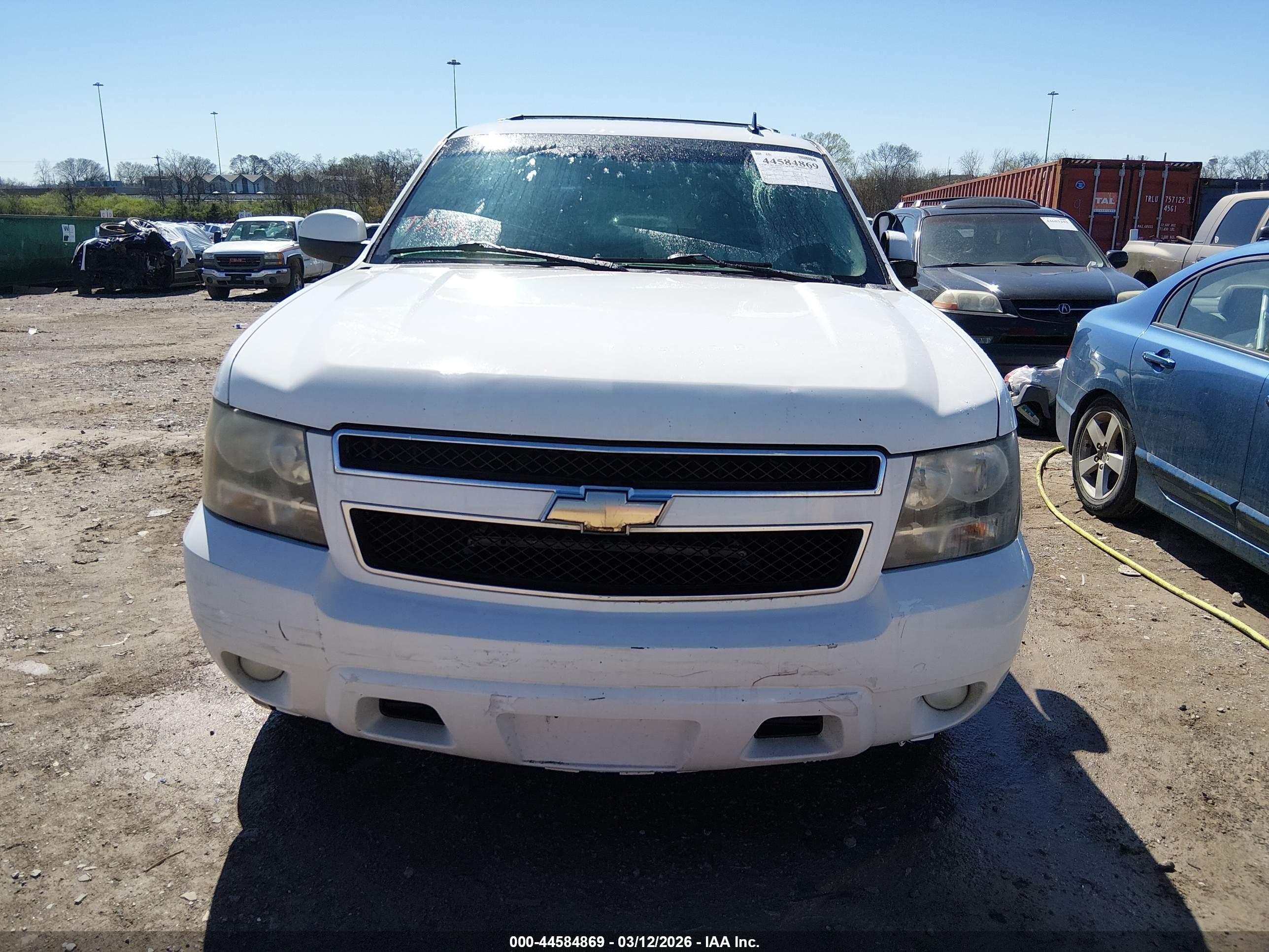 CHEVROLET TAHOE image 6