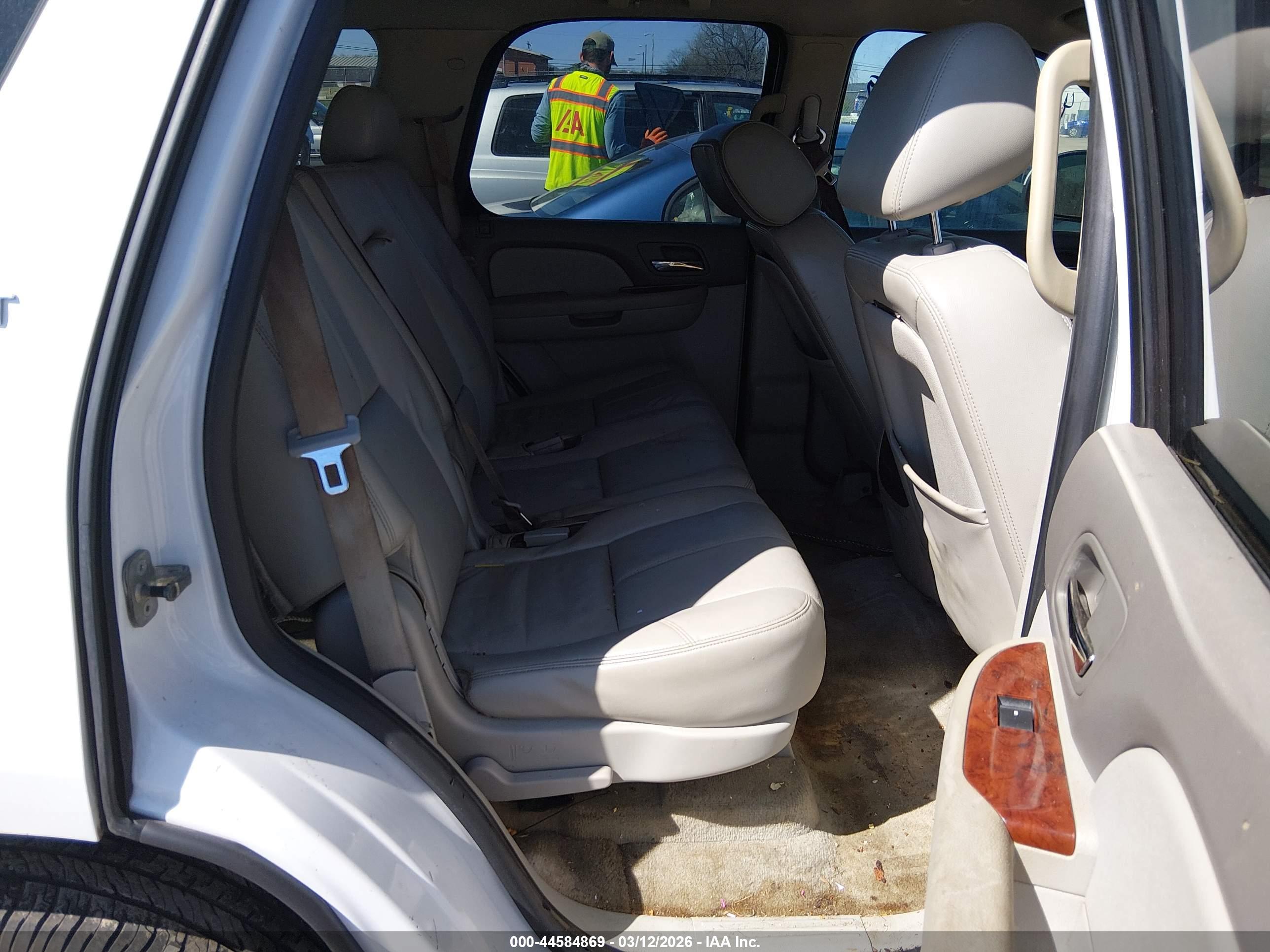 CHEVROLET TAHOE image 8