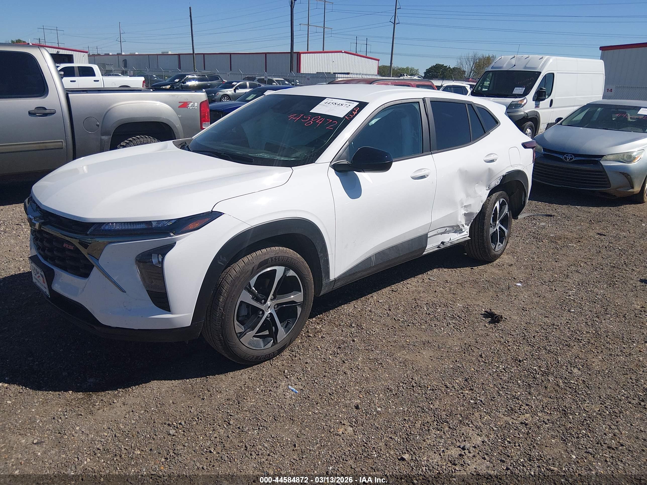 CHEVROLET TRAX image 2