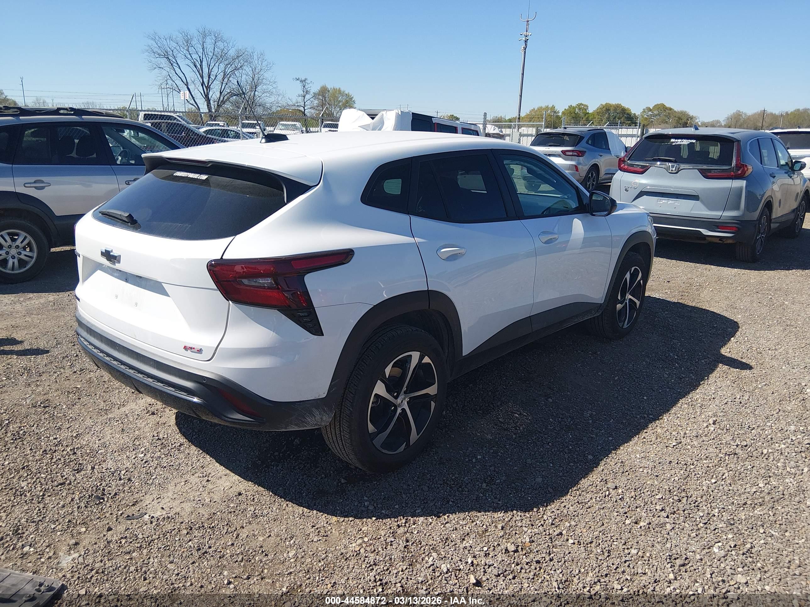 CHEVROLET TRAX image 4