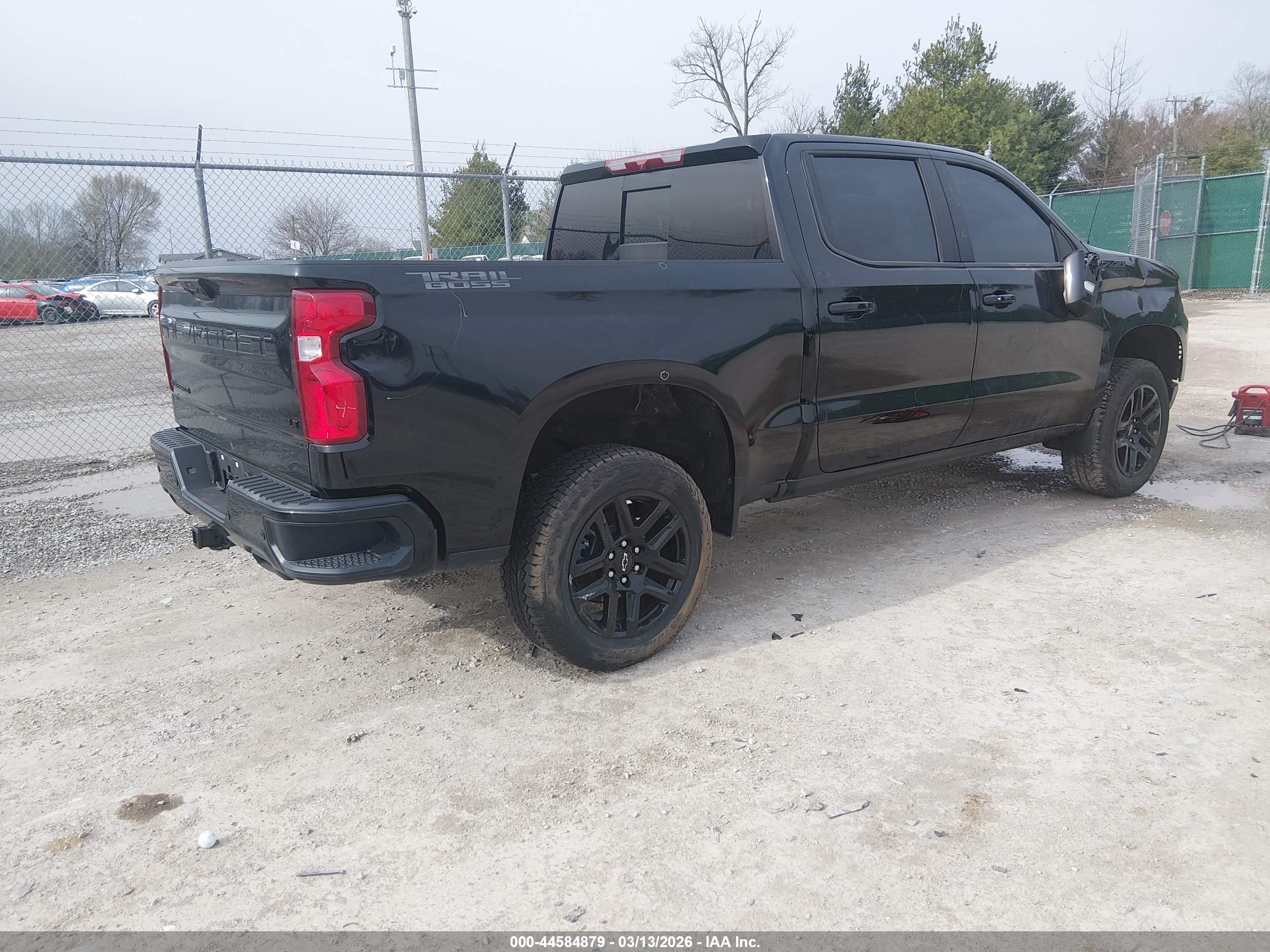 CHEVROLET SILVERADO image 4