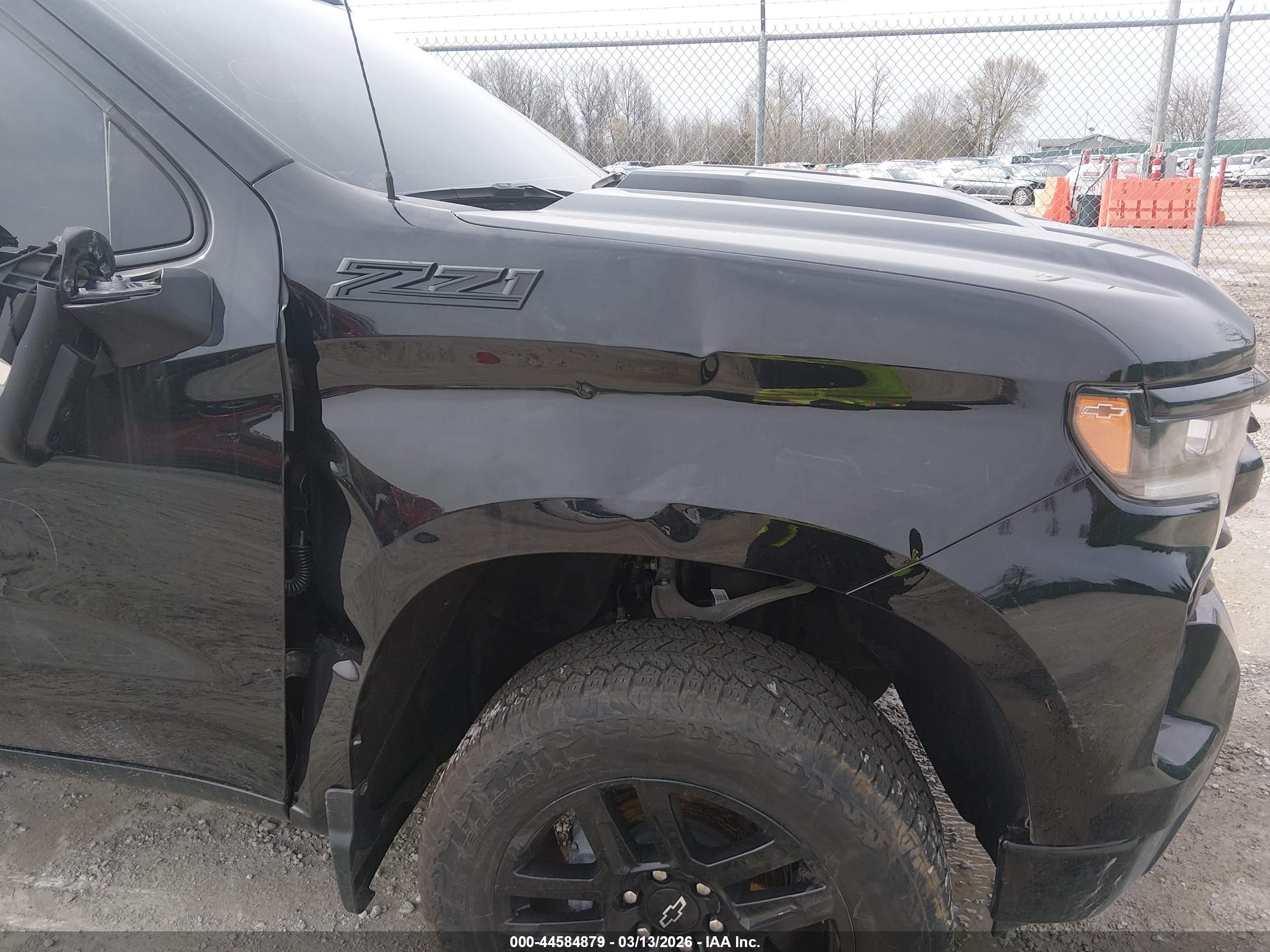 CHEVROLET SILVERADO image 6