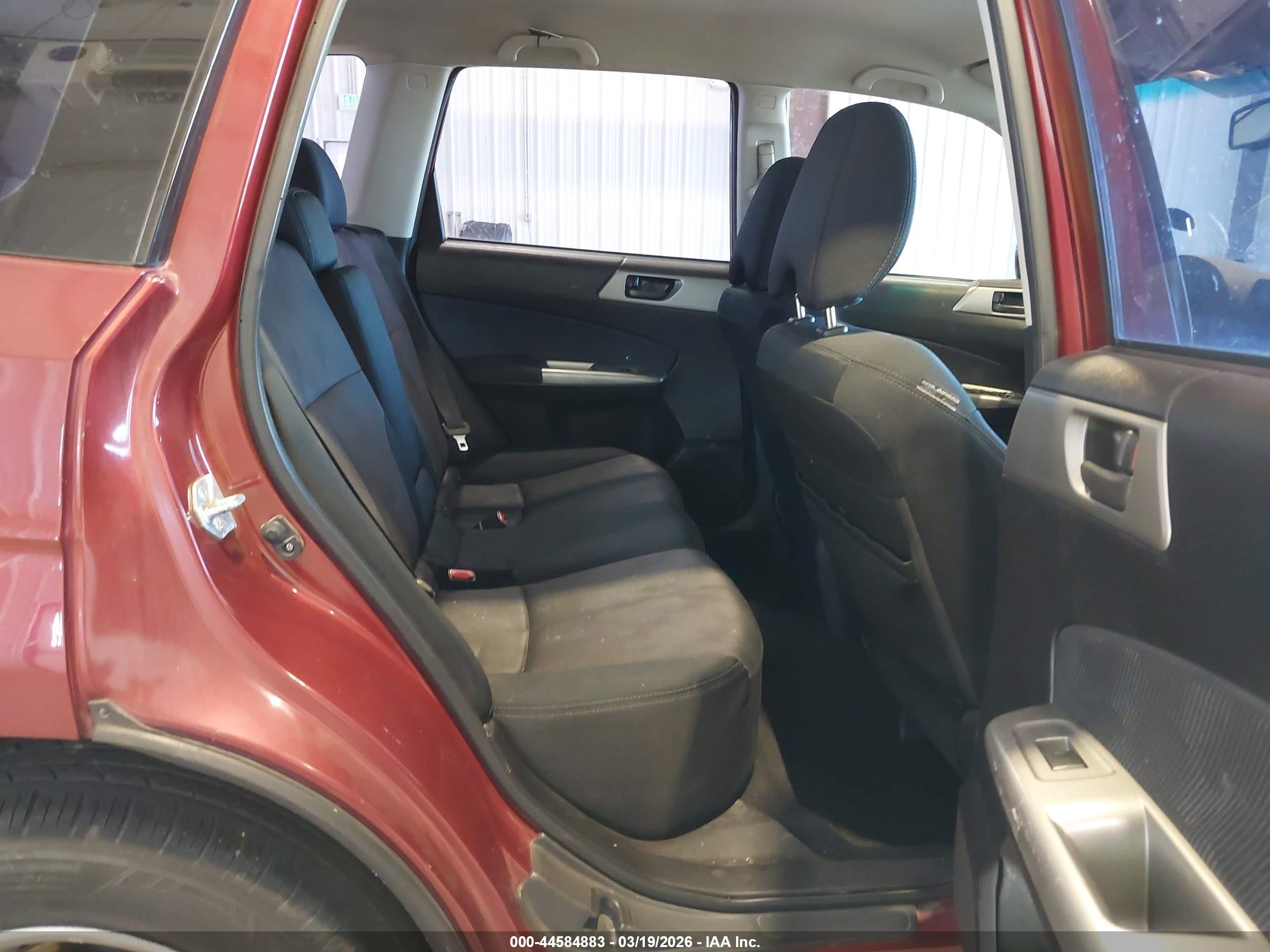 SUBARU FORESTER image 8