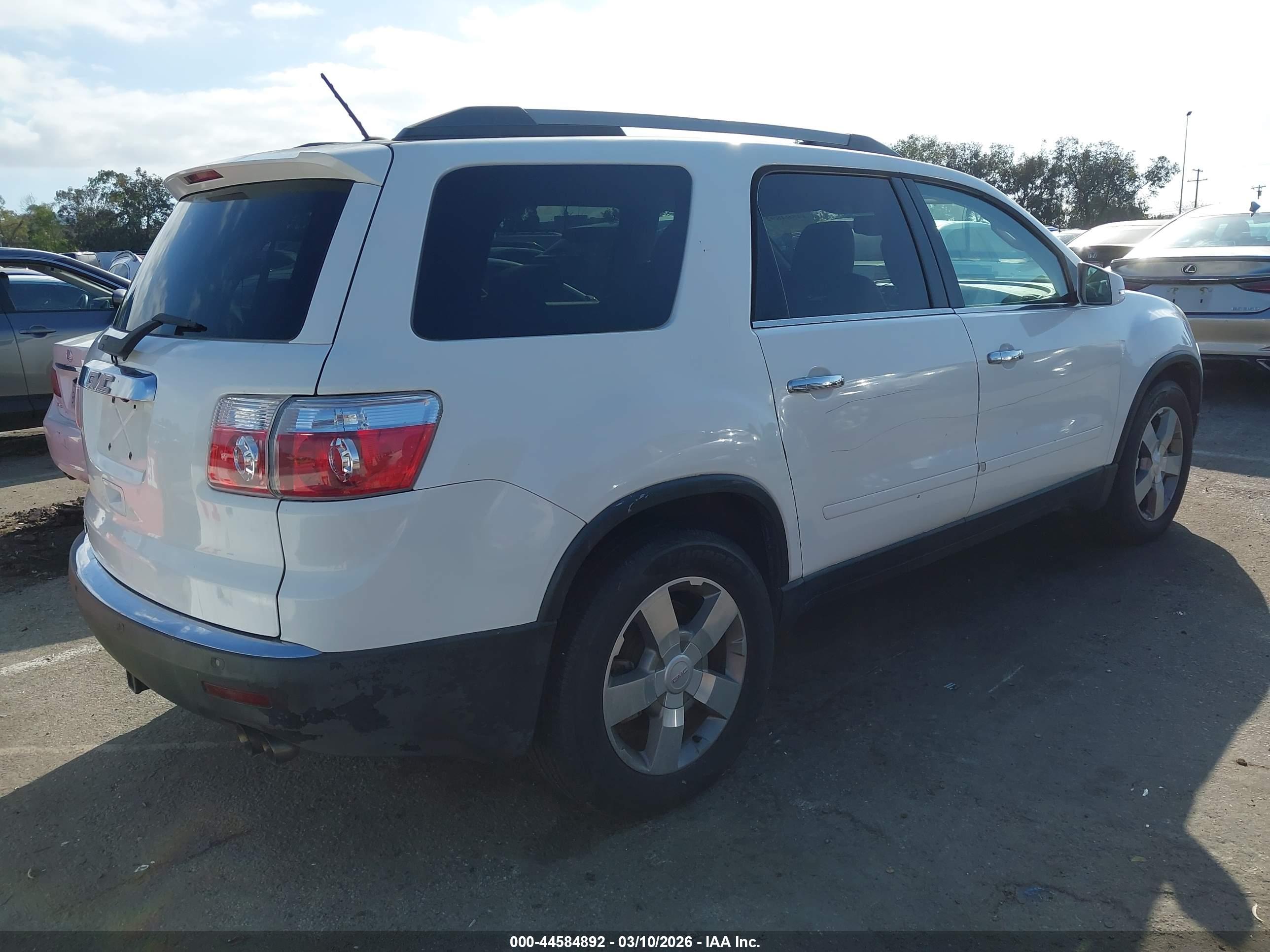 GMC ACADIA image 4
