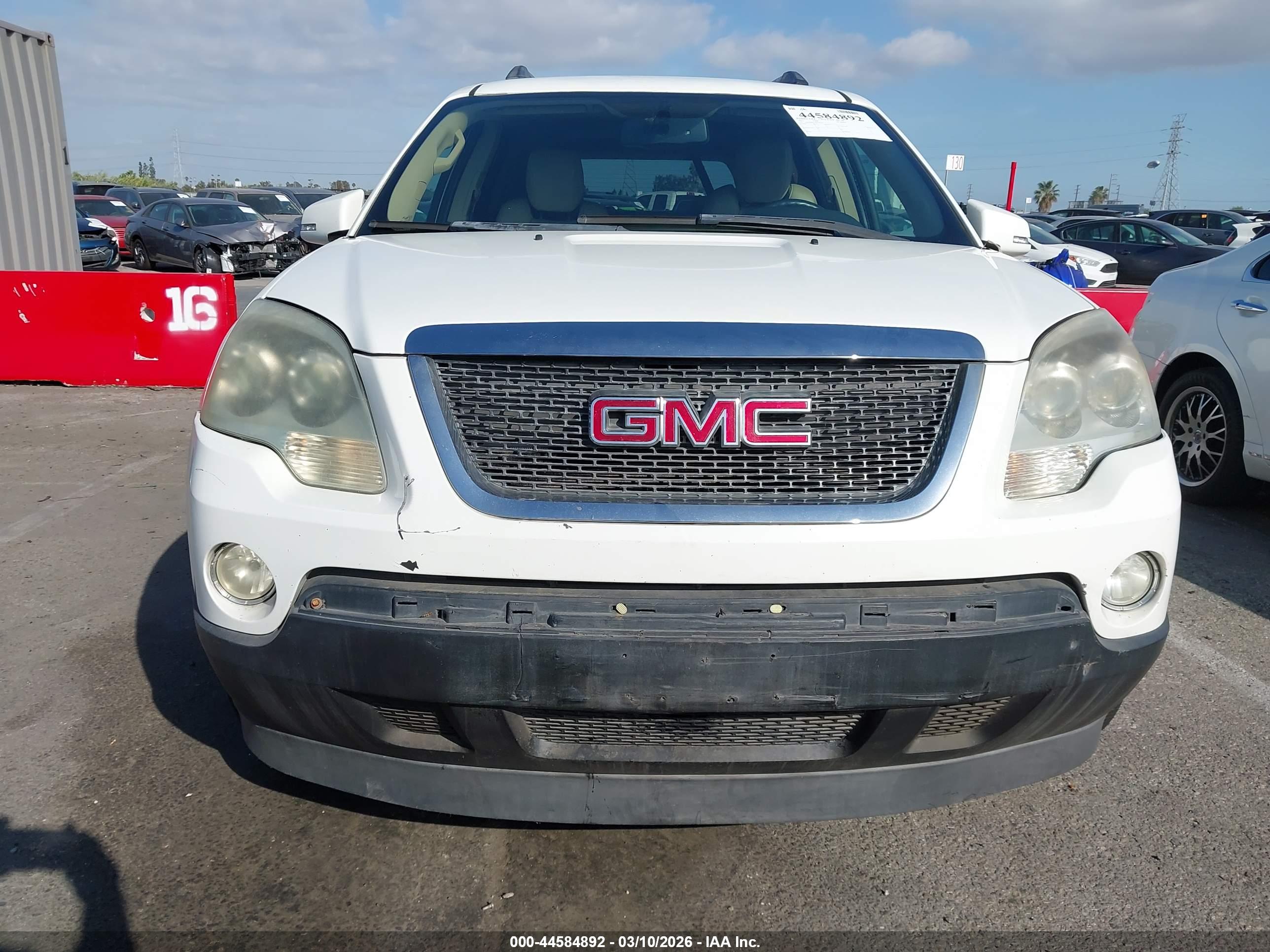 GMC ACADIA image 6