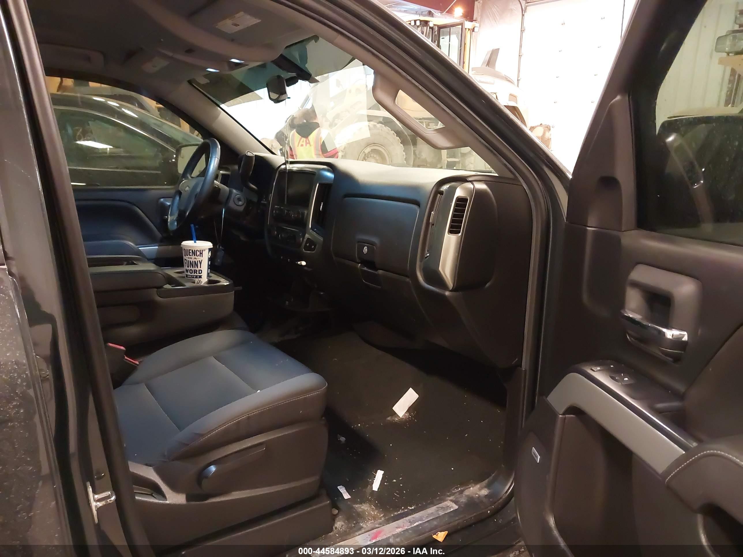 CHEVROLET SILVERADO image 5