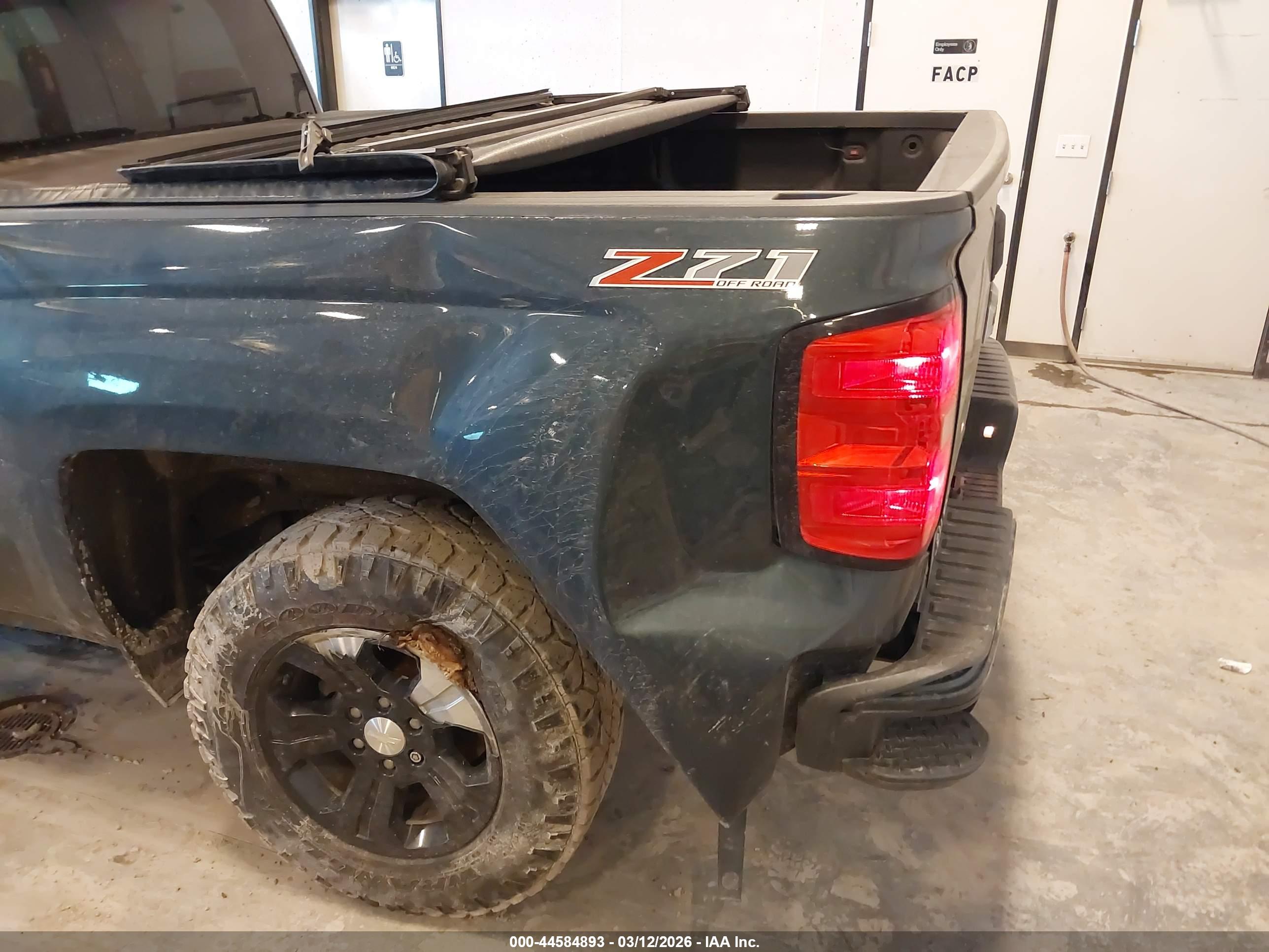 CHEVROLET SILVERADO image 6