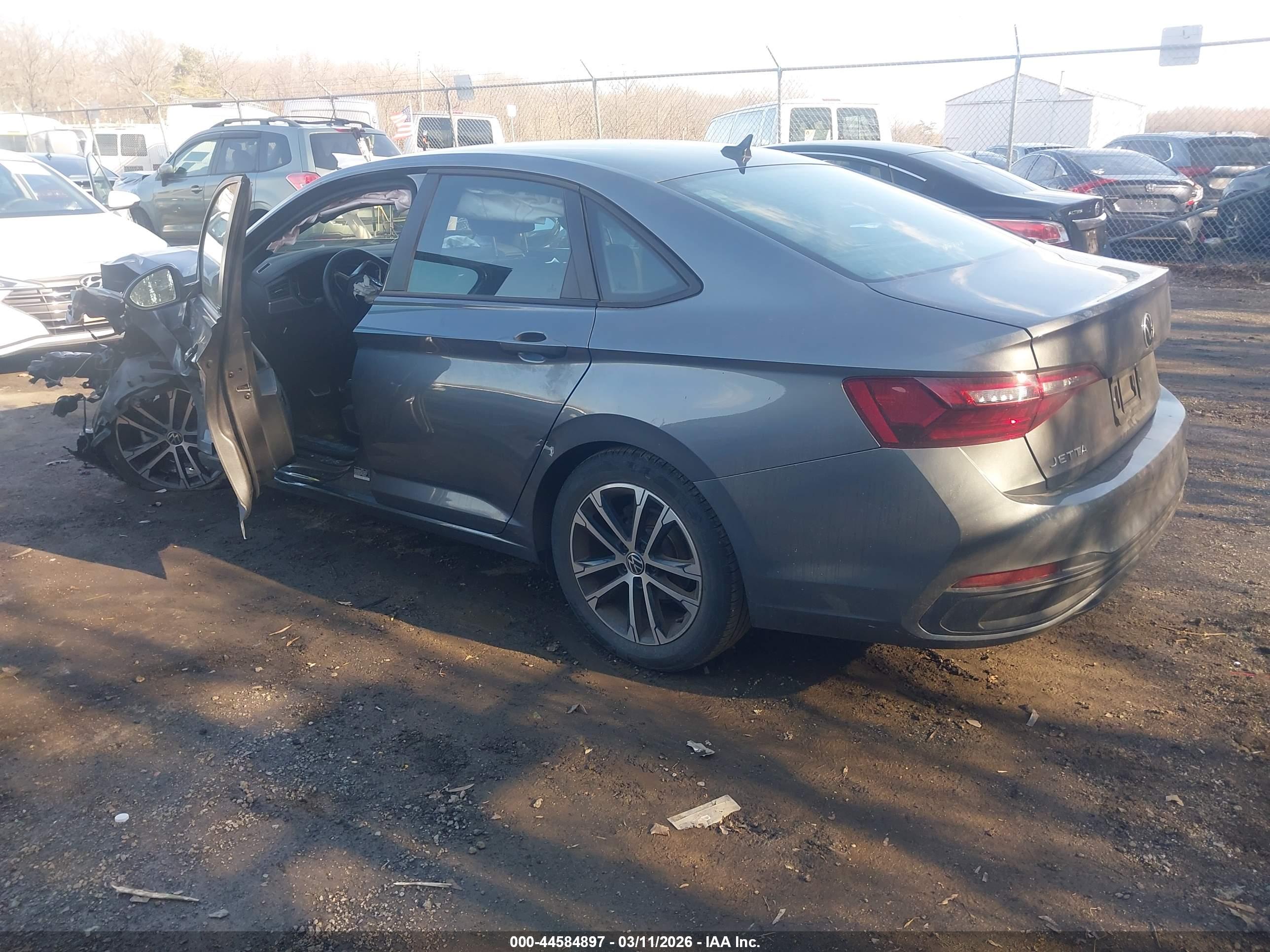 VOLKSWAGEN JETTA image 3